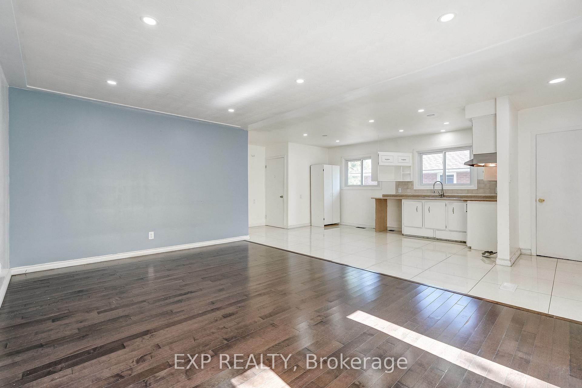 Photo 9 of 208 West 19th Street, Hamilton, Buchanan — HOMEH