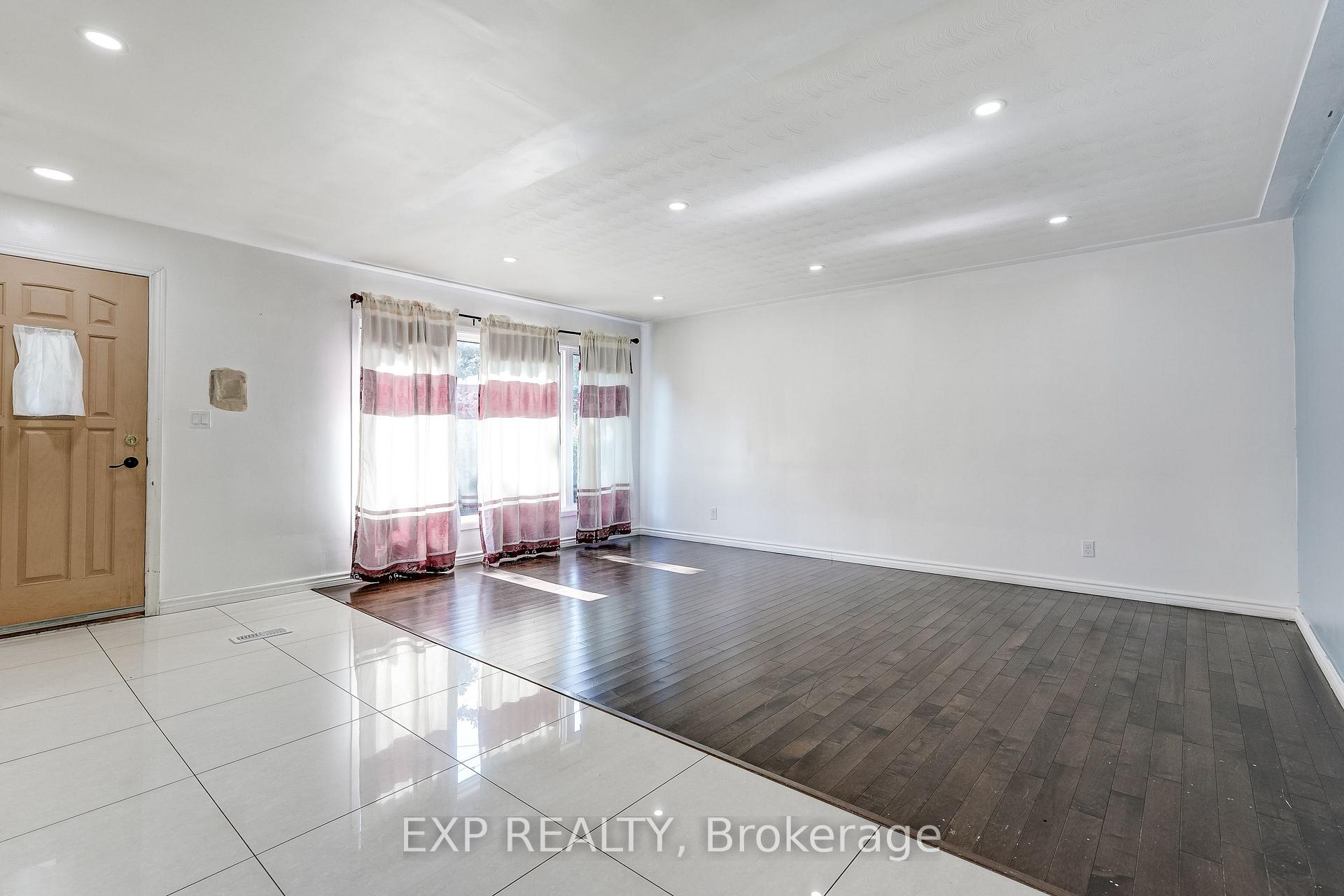 Photo 11 of 208 West 19th Street, Hamilton, Buchanan — HOMEH