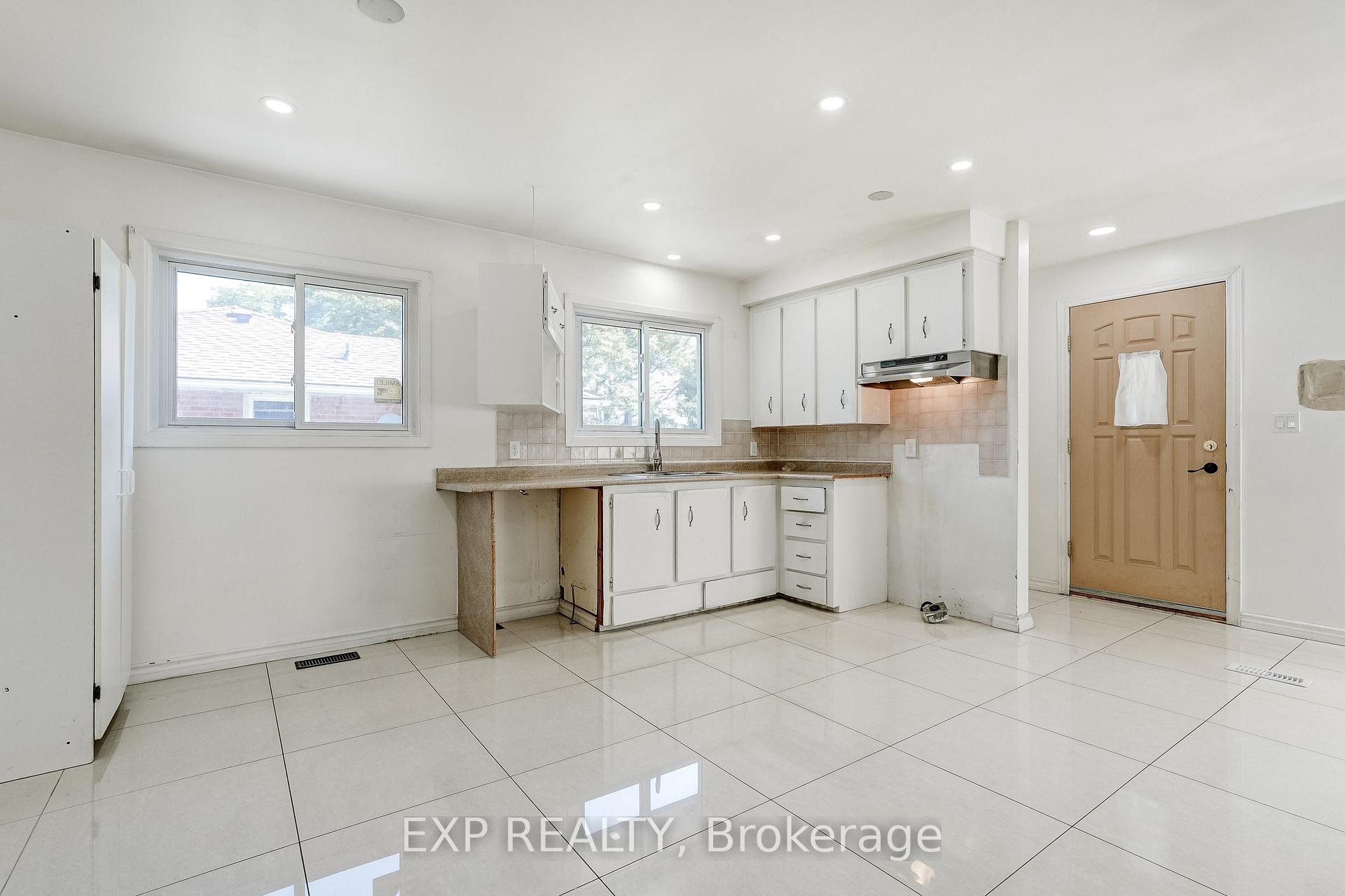 Photo 12 of 208 West 19th Street, Hamilton, Buchanan — HOMEH