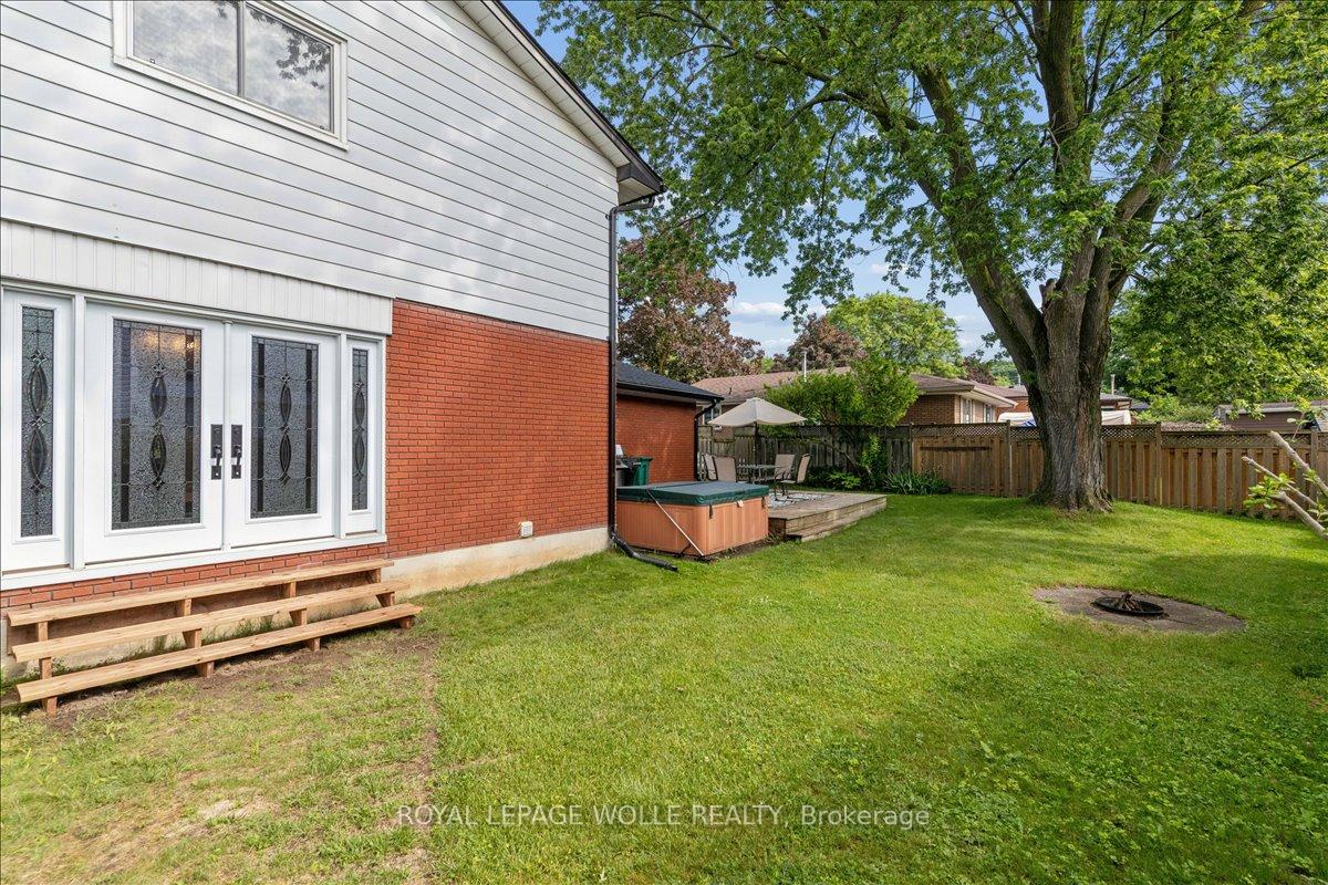 Photo 37 of 45 Arrowhead Crescent, Kitchener, Pioneer Park — HOMEH