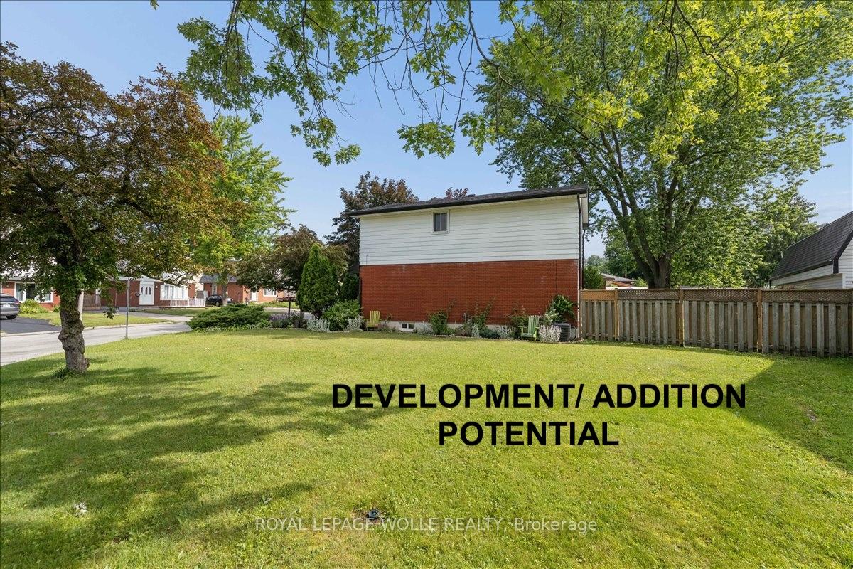 Photo 43 of 45 Arrowhead Crescent, Kitchener, Pioneer Park — HOMEH
