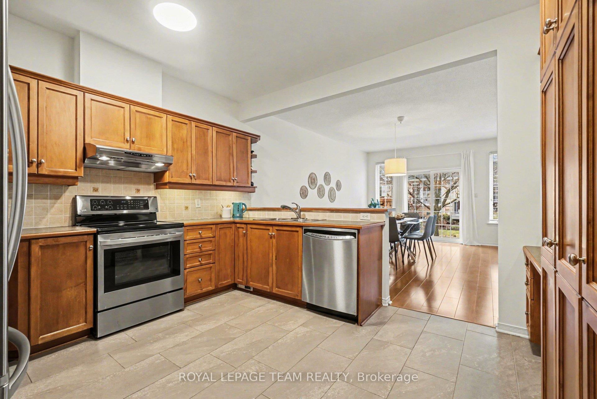 Photo 19 of 25 Sawchuk Terrace, Ottawa, Kanata - Kanata Lakes/Heritage Hills — HOMEH