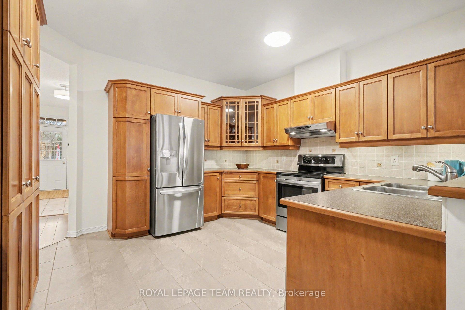Photo 21 of 25 Sawchuk Terrace, Ottawa, Kanata - Kanata Lakes/Heritage Hills — HOMEH
