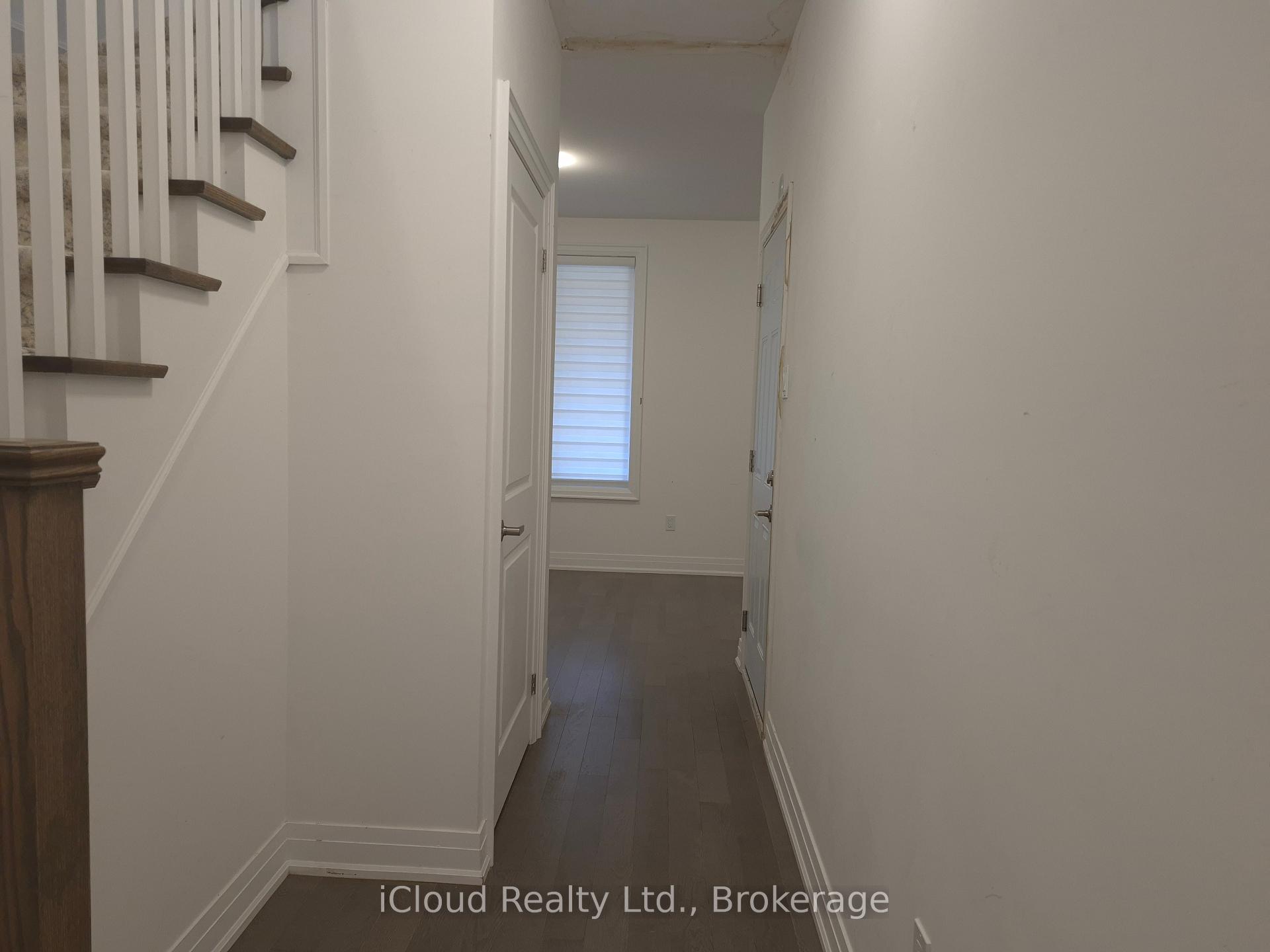 Photo 4 of 31 Globemaster Lane, Richmond Hill, Oak Ridges — HOMEH