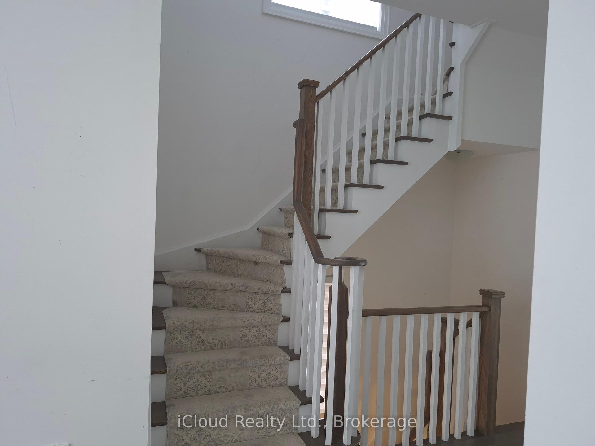 Photo 6 of 31 Globemaster Lane, Richmond Hill, Oak Ridges — HOMEH