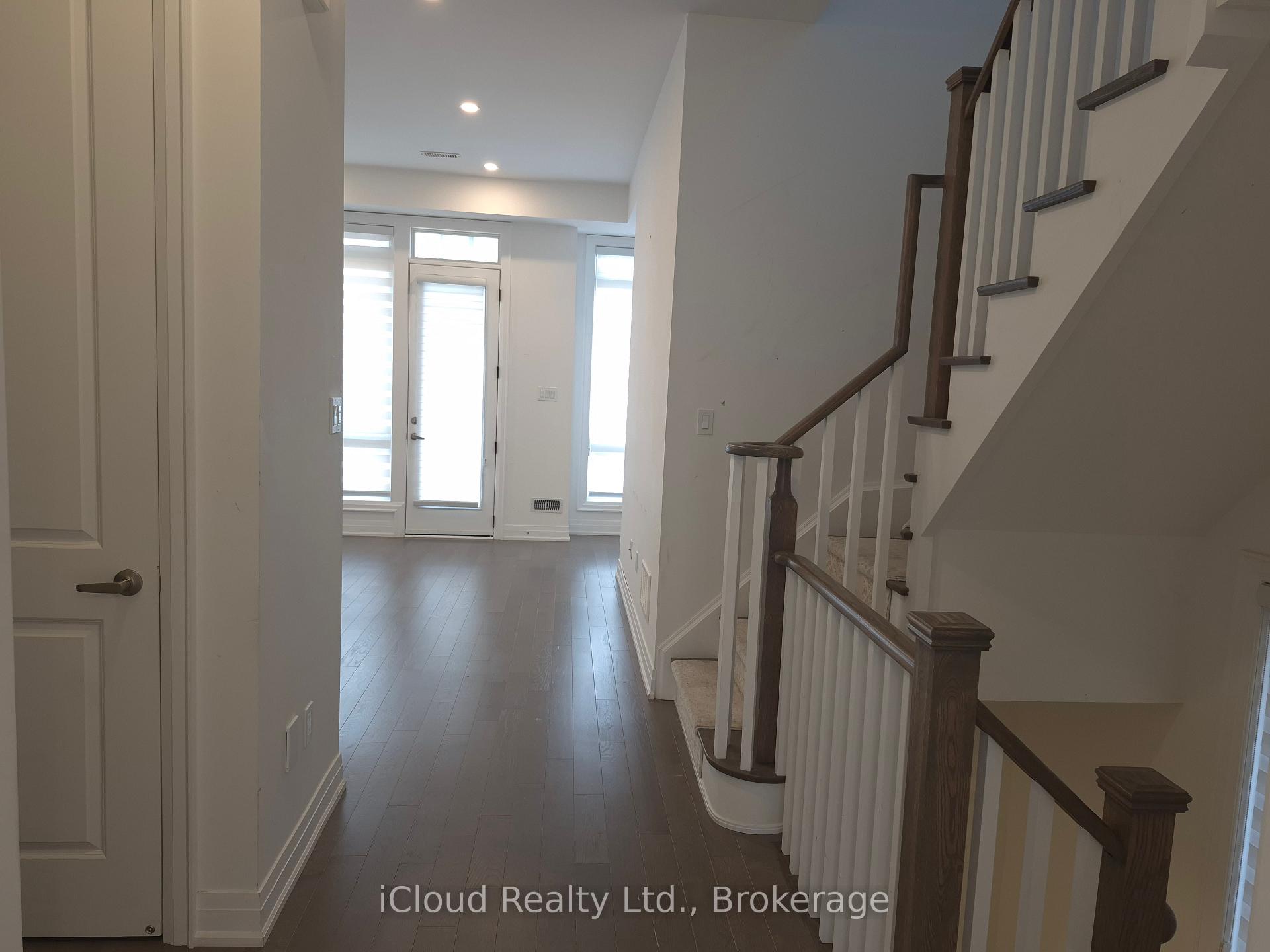 Photo 7 of 31 Globemaster Lane, Richmond Hill, Oak Ridges — HOMEH