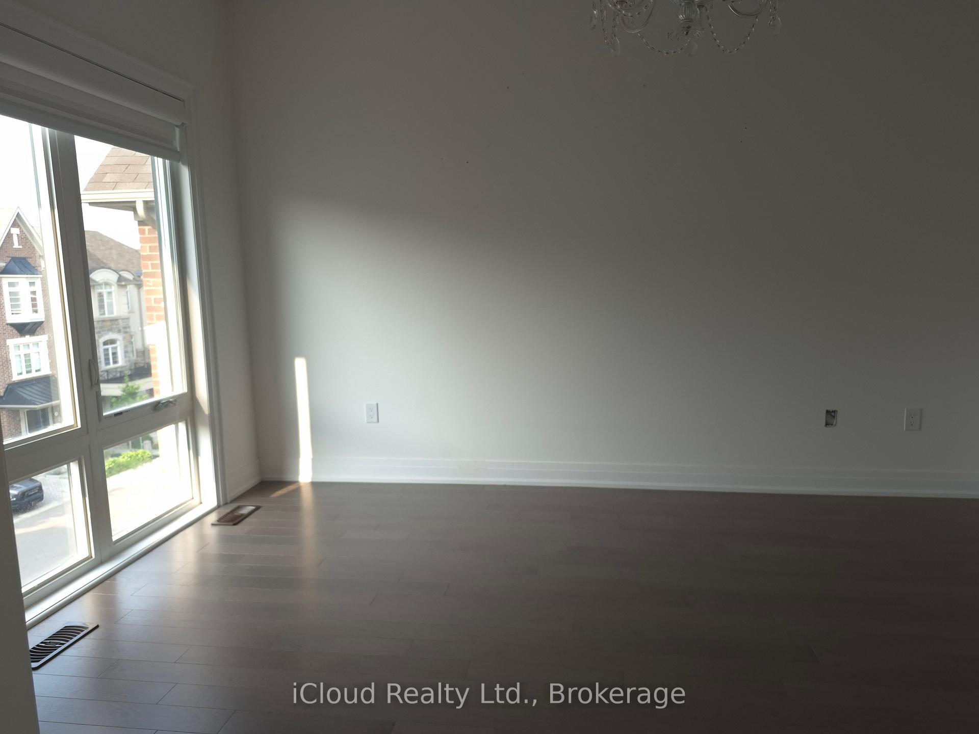 Photo 16 of 31 Globemaster Lane, Richmond Hill, Oak Ridges — HOMEH