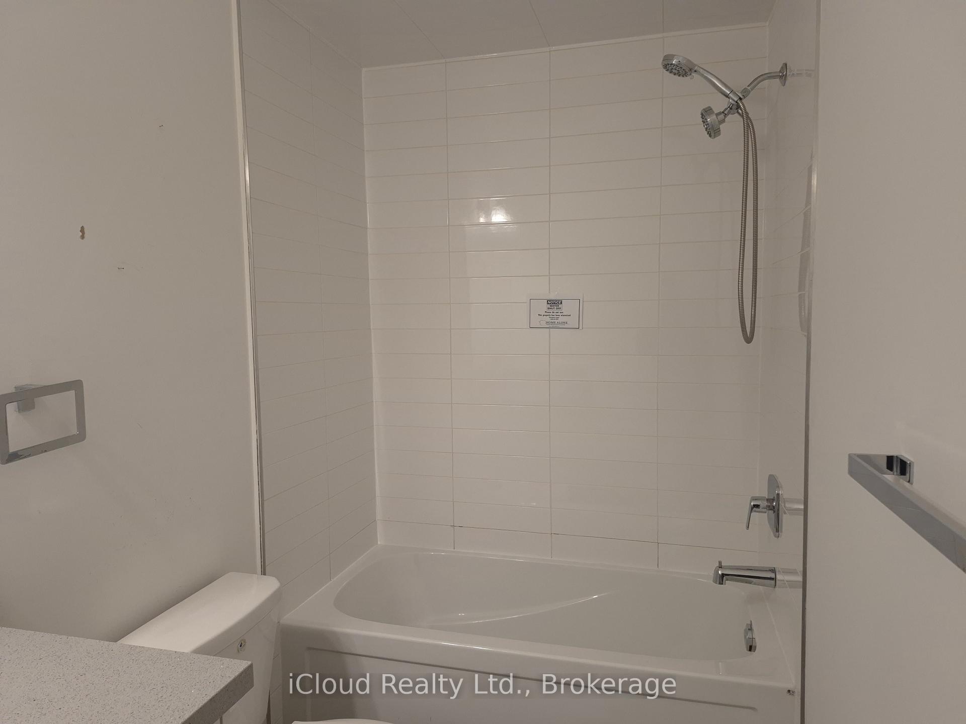 Photo 25 of 31 Globemaster Lane, Richmond Hill, Oak Ridges — HOMEH
