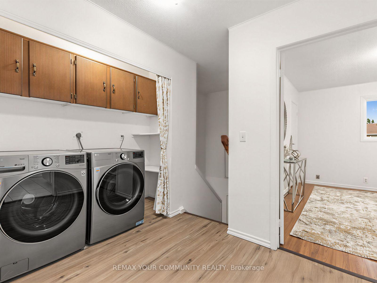Photo 17 of 88 Dana Crescent, Vaughan, Crestwood-Springfarm-Yorkhill — HOMEH
