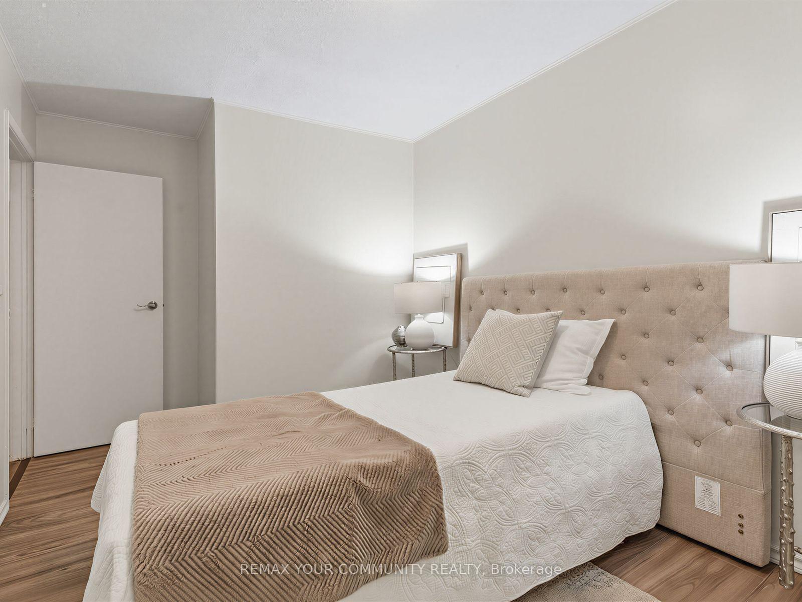 Photo 23 of 88 Dana Crescent, Vaughan, Crestwood-Springfarm-Yorkhill — HOMEH