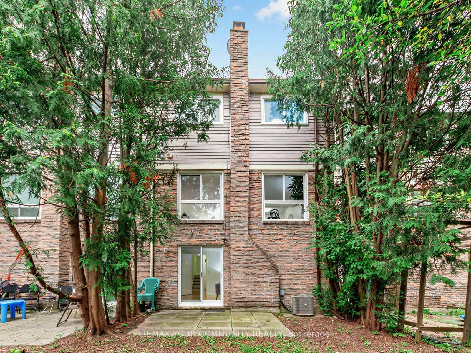 Photo 32 of 88 Dana Crescent, Vaughan, Crestwood-Springfarm-Yorkhill — HOMEH