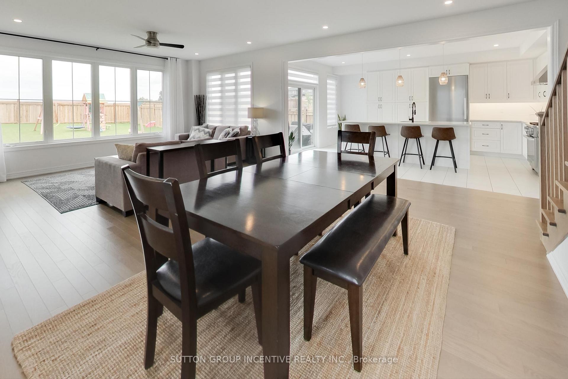 Photo 8 of 13 Abbey Crescent, Barrie, Rural Barrie Southeast — HOMEH