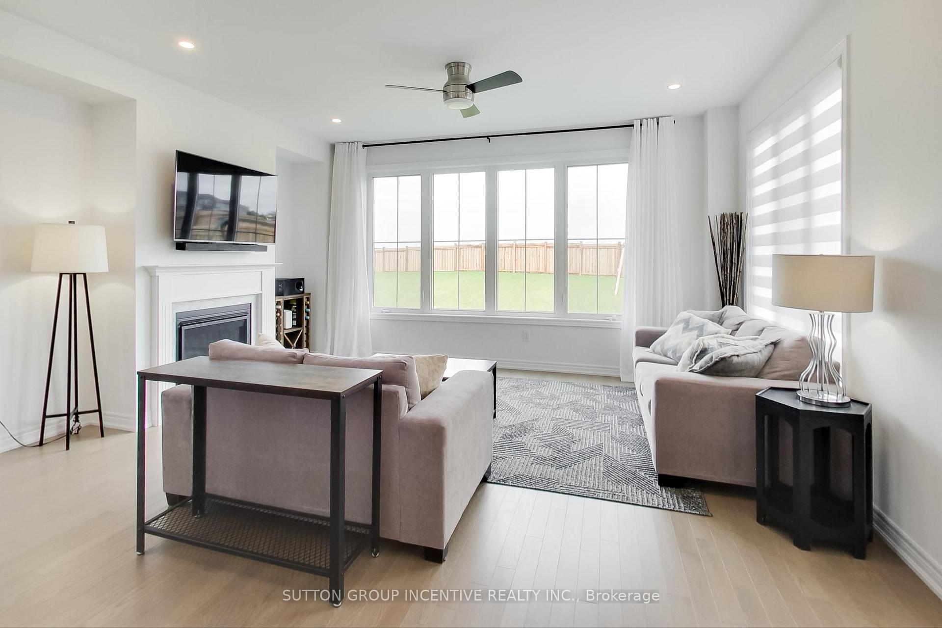 Photo 10 of 13 Abbey Crescent, Barrie, Rural Barrie Southeast — HOMEH