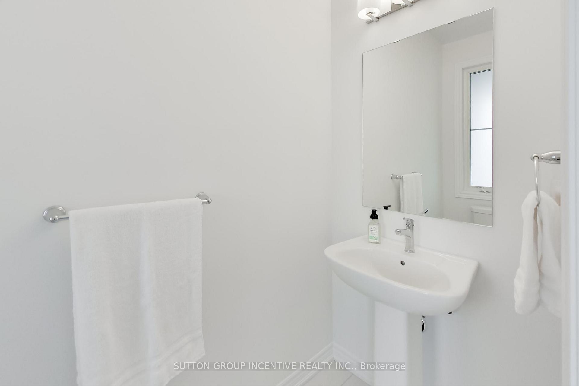 Photo 12 of 13 Abbey Crescent, Barrie, Rural Barrie Southeast — HOMEH