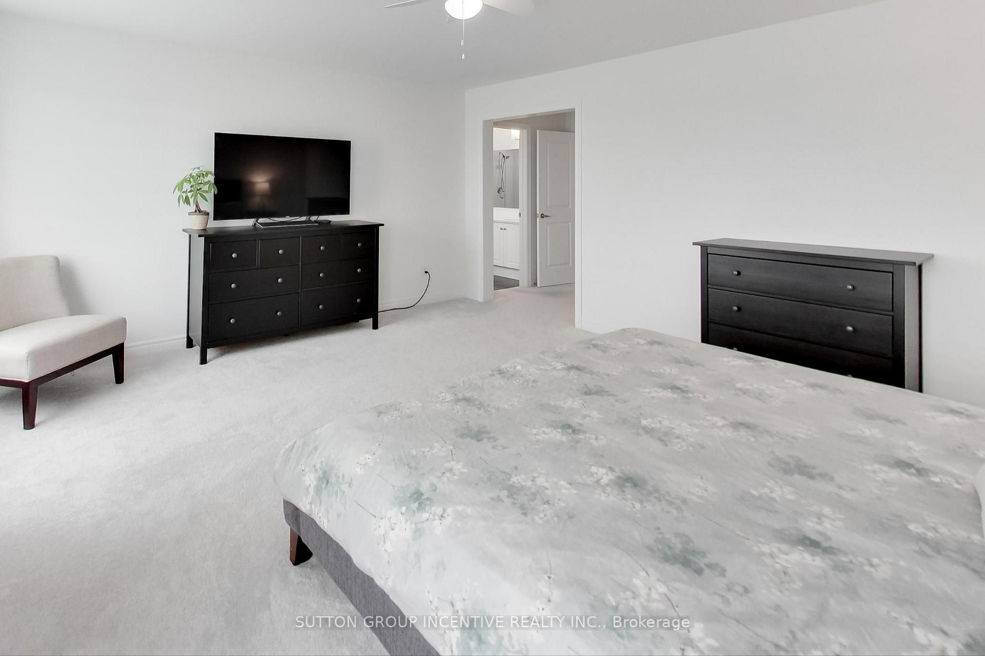 Photo 16 of 13 Abbey Crescent, Barrie, Rural Barrie Southeast — HOMEH