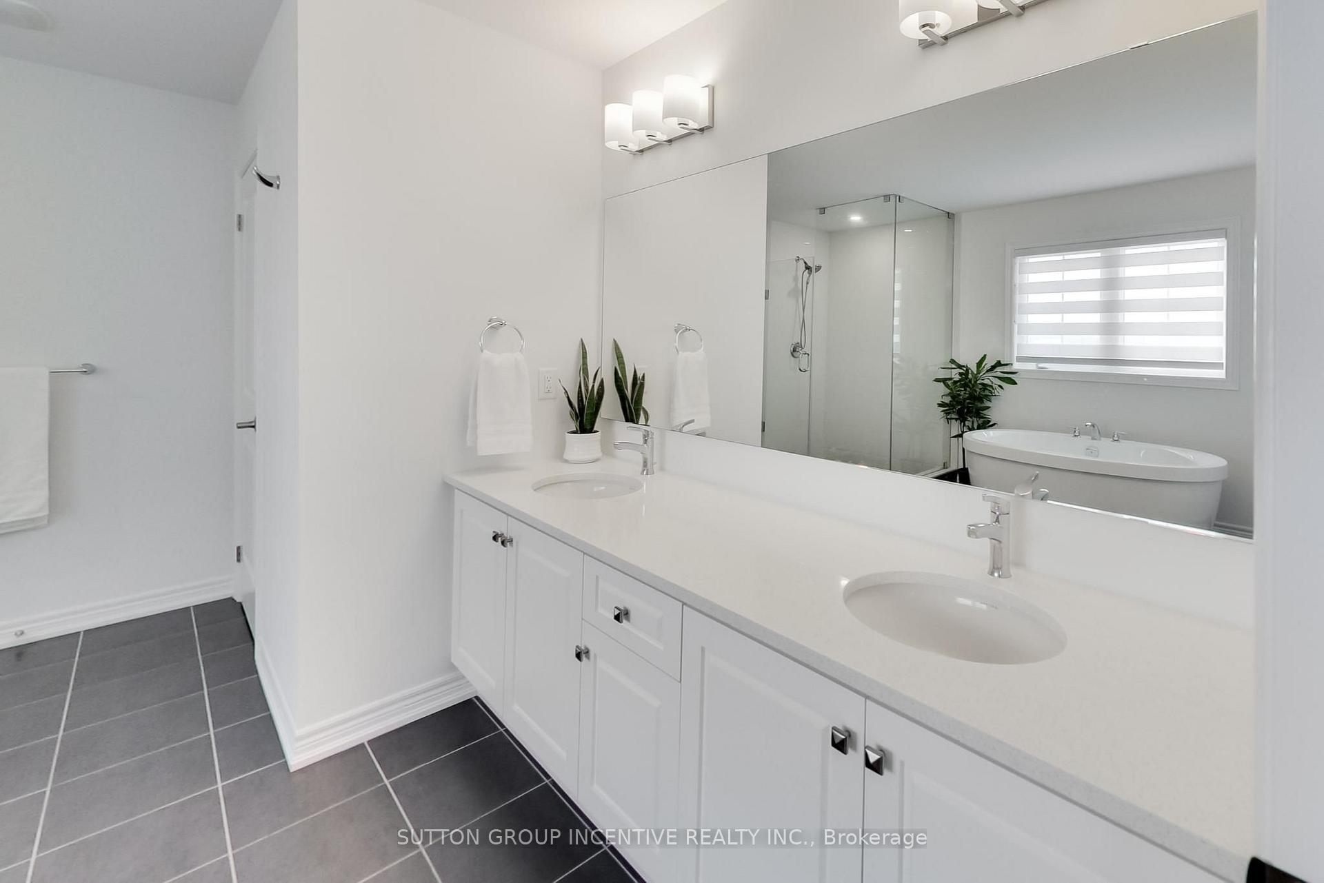 Photo 17 of 13 Abbey Crescent, Barrie, Rural Barrie Southeast — HOMEH