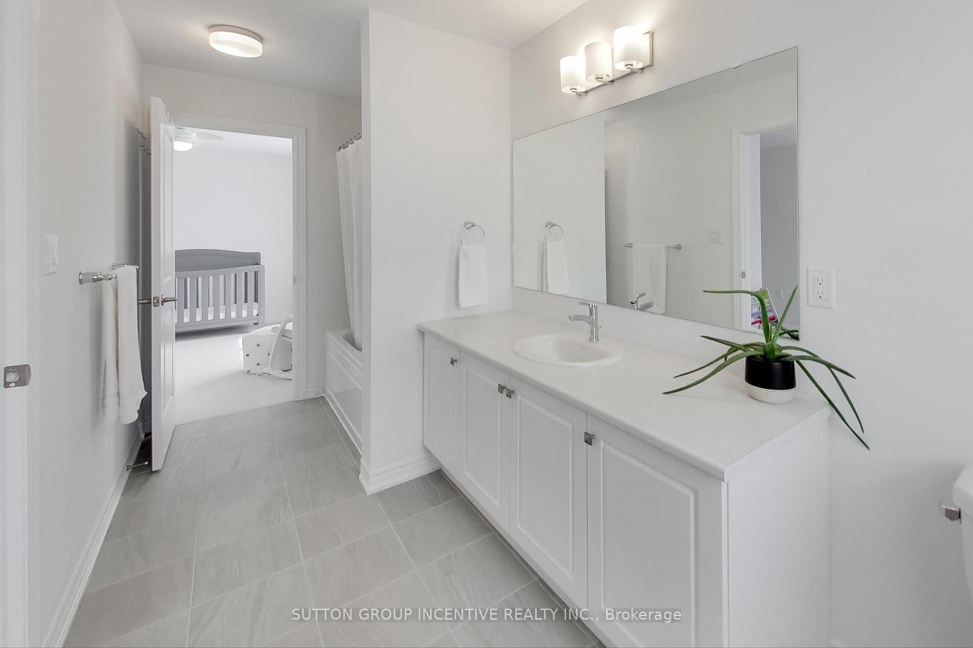 Photo 27 of 13 Abbey Crescent, Barrie, Rural Barrie Southeast — HOMEH