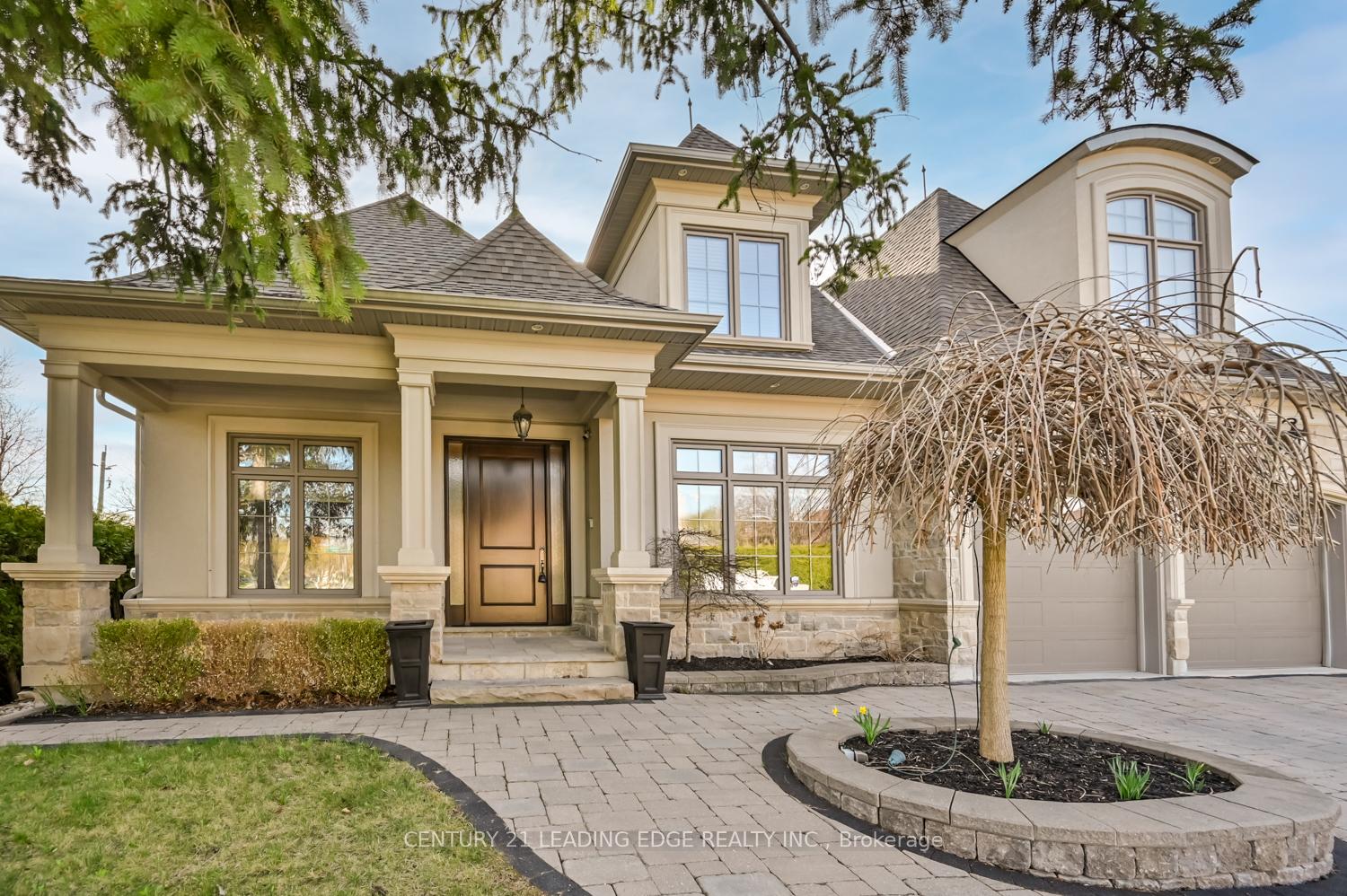 Photo 3 of 16 Sir Isaac Gate, Markham, Markham Village — HOMEH