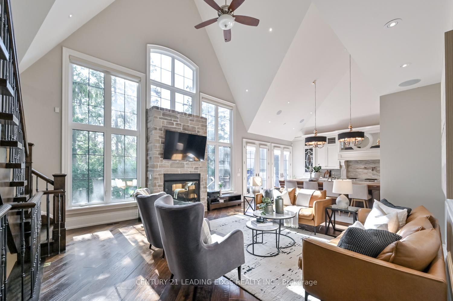 Photo 5 of 16 Sir Isaac Gate, Markham, Markham Village — HOMEH