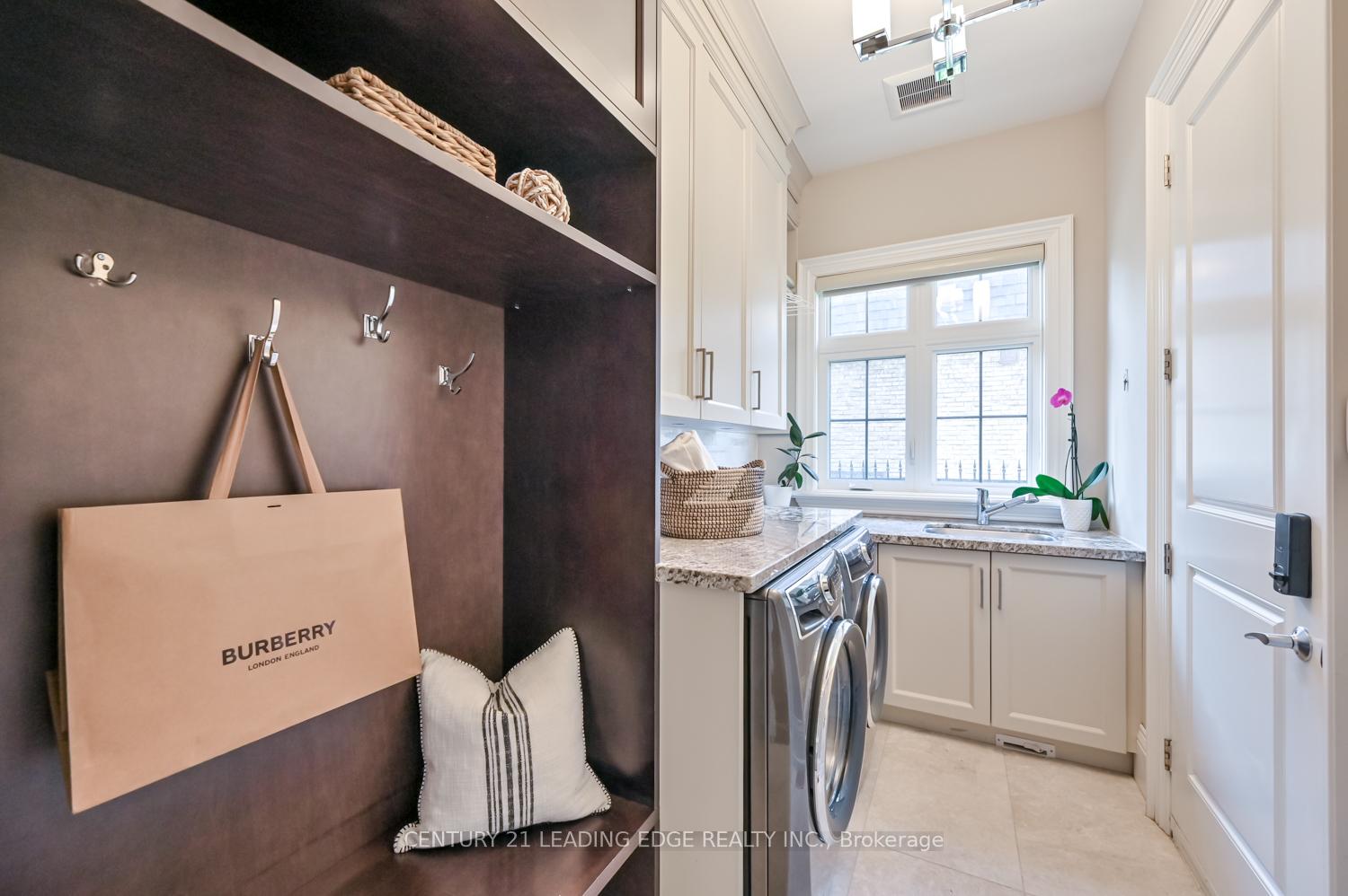 Photo 21 of 16 Sir Isaac Gate, Markham, Markham Village — HOMEH