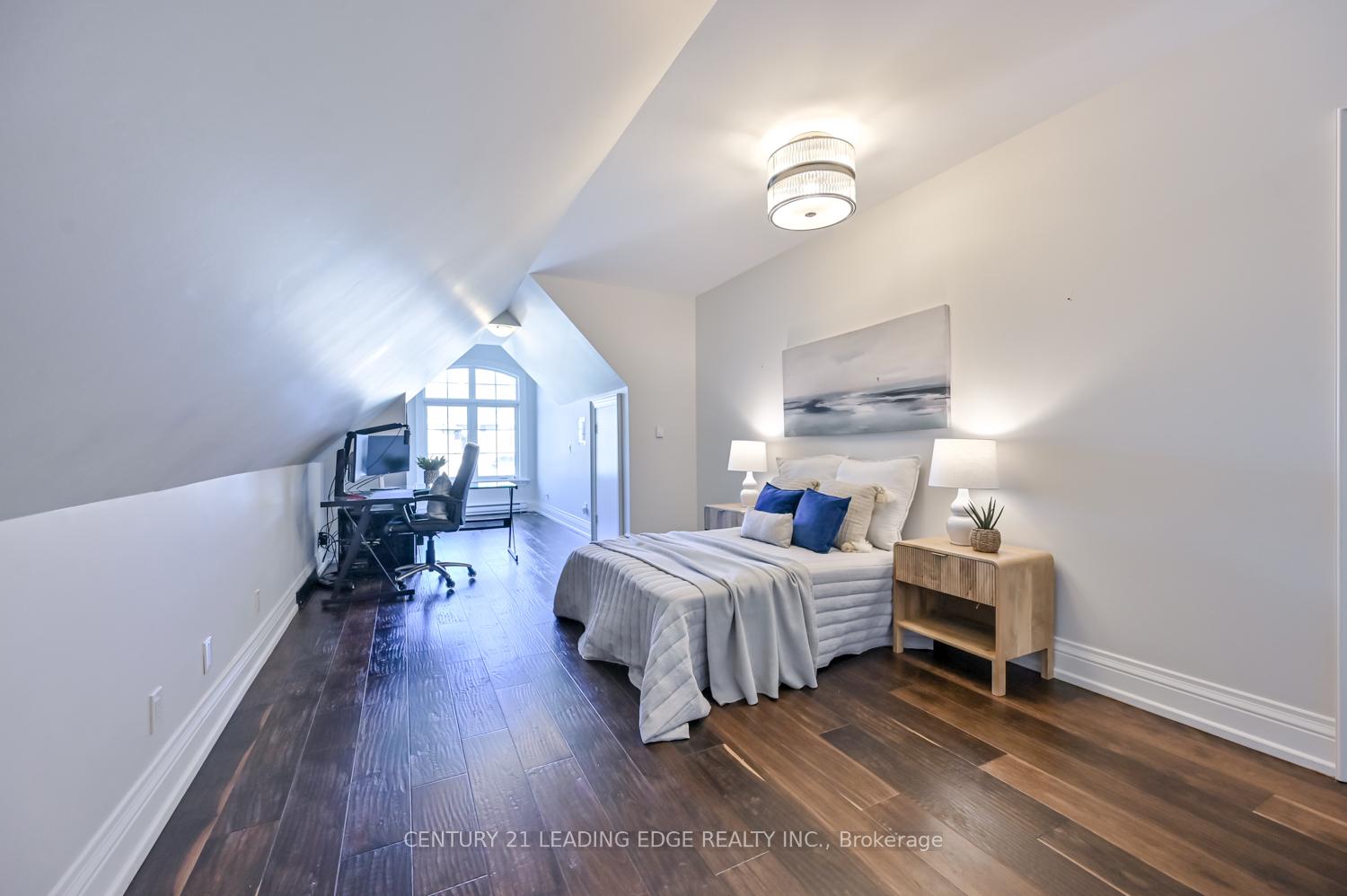 Photo 36 of 16 Sir Isaac Gate, Markham, Markham Village — HOMEH