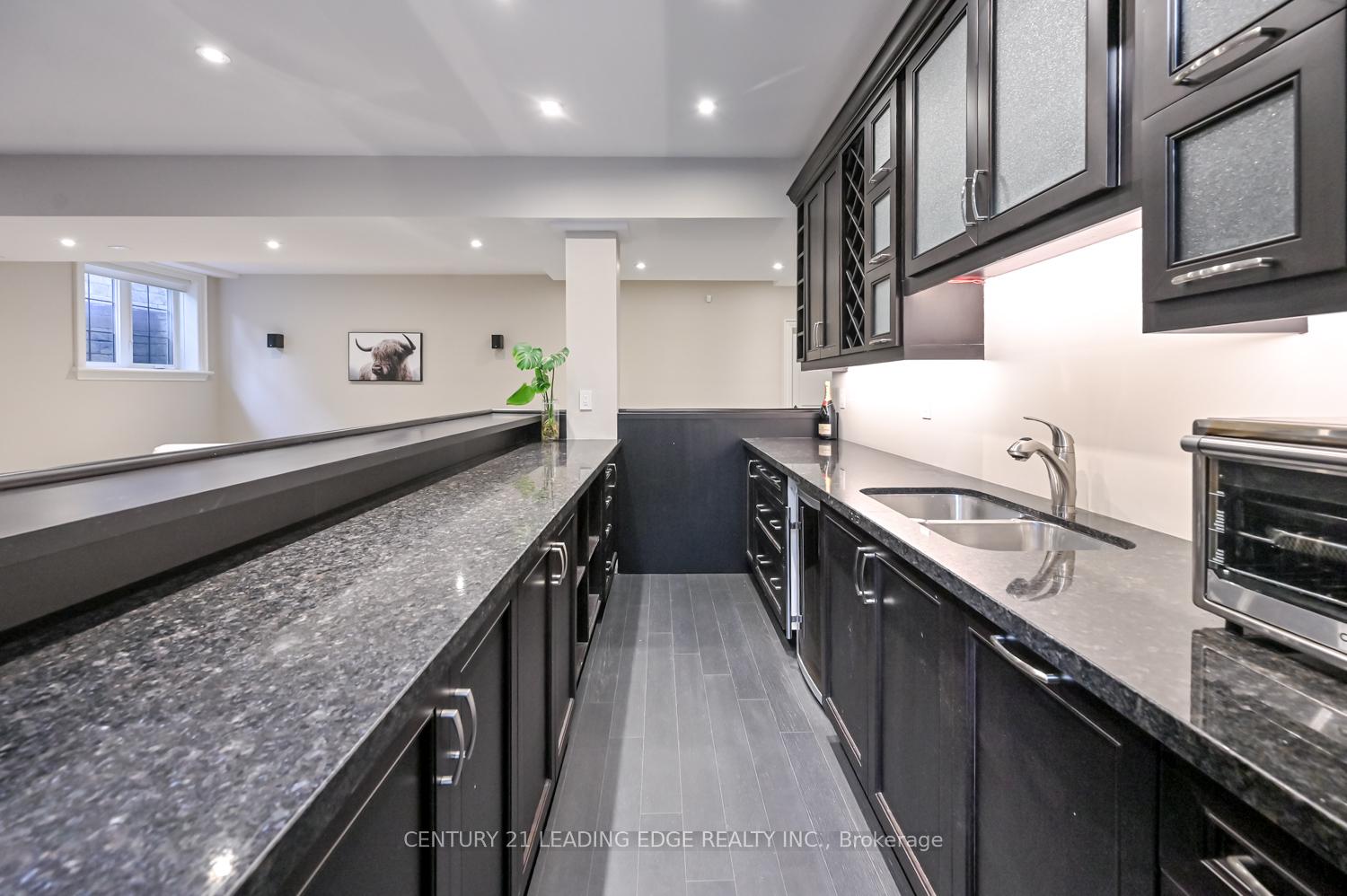 Photo 42 of 16 Sir Isaac Gate, Markham, Markham Village — HOMEH