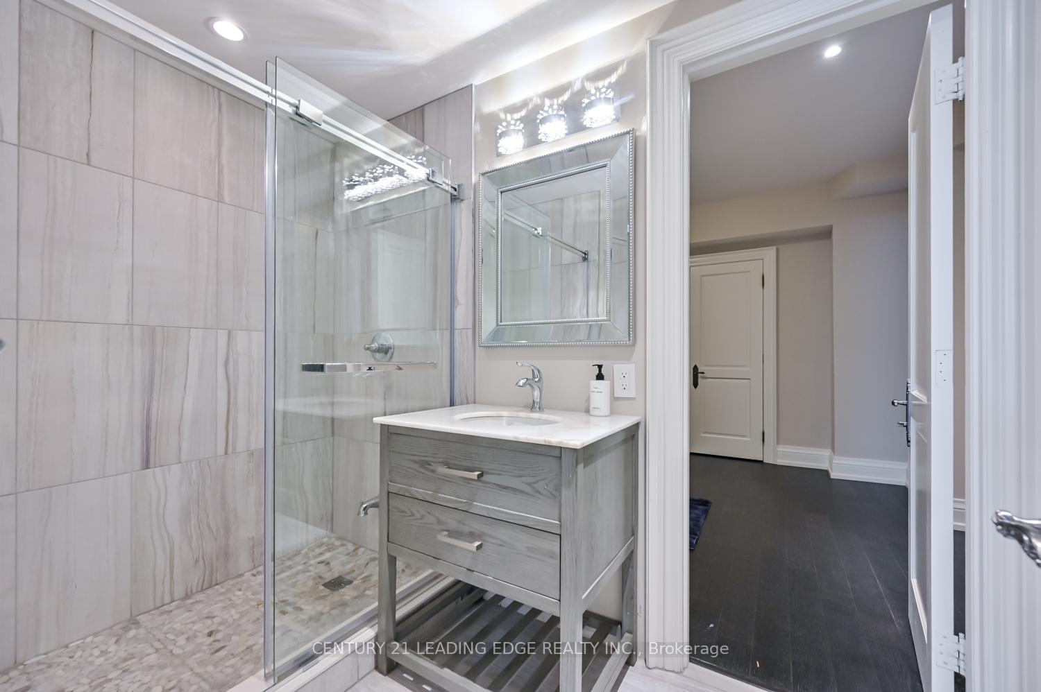 Photo 44 of 16 Sir Isaac Gate, Markham, Markham Village — HOMEH