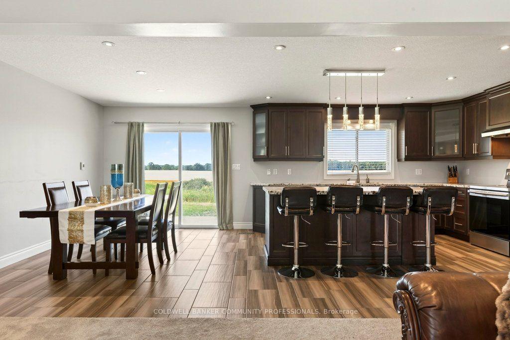 Photo 12 of 6773 Smithville Road, Grimsby, Grimsby Escarpment — HOMEH