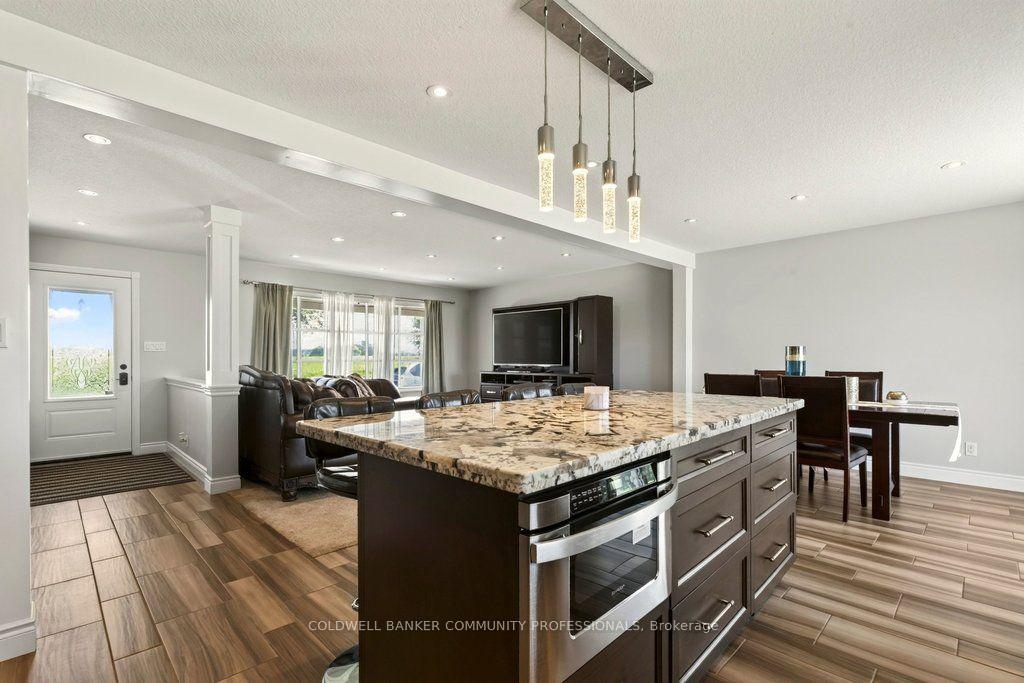 Photo 15 of 6773 Smithville Road, Grimsby, Grimsby Escarpment — HOMEH