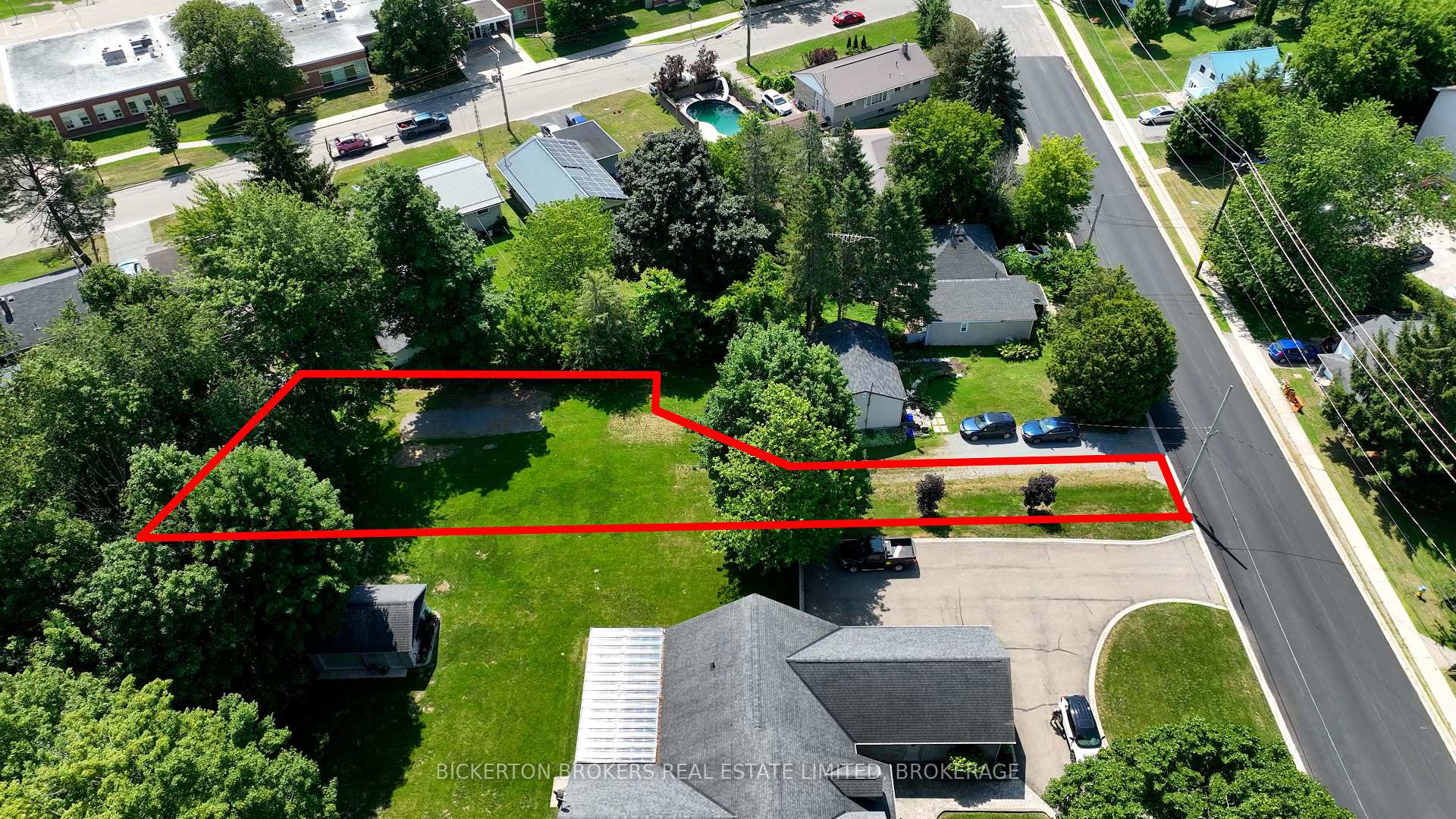 Photo 2 of 449 Charles Street N, Gananoque, Gananoque — HOMEH