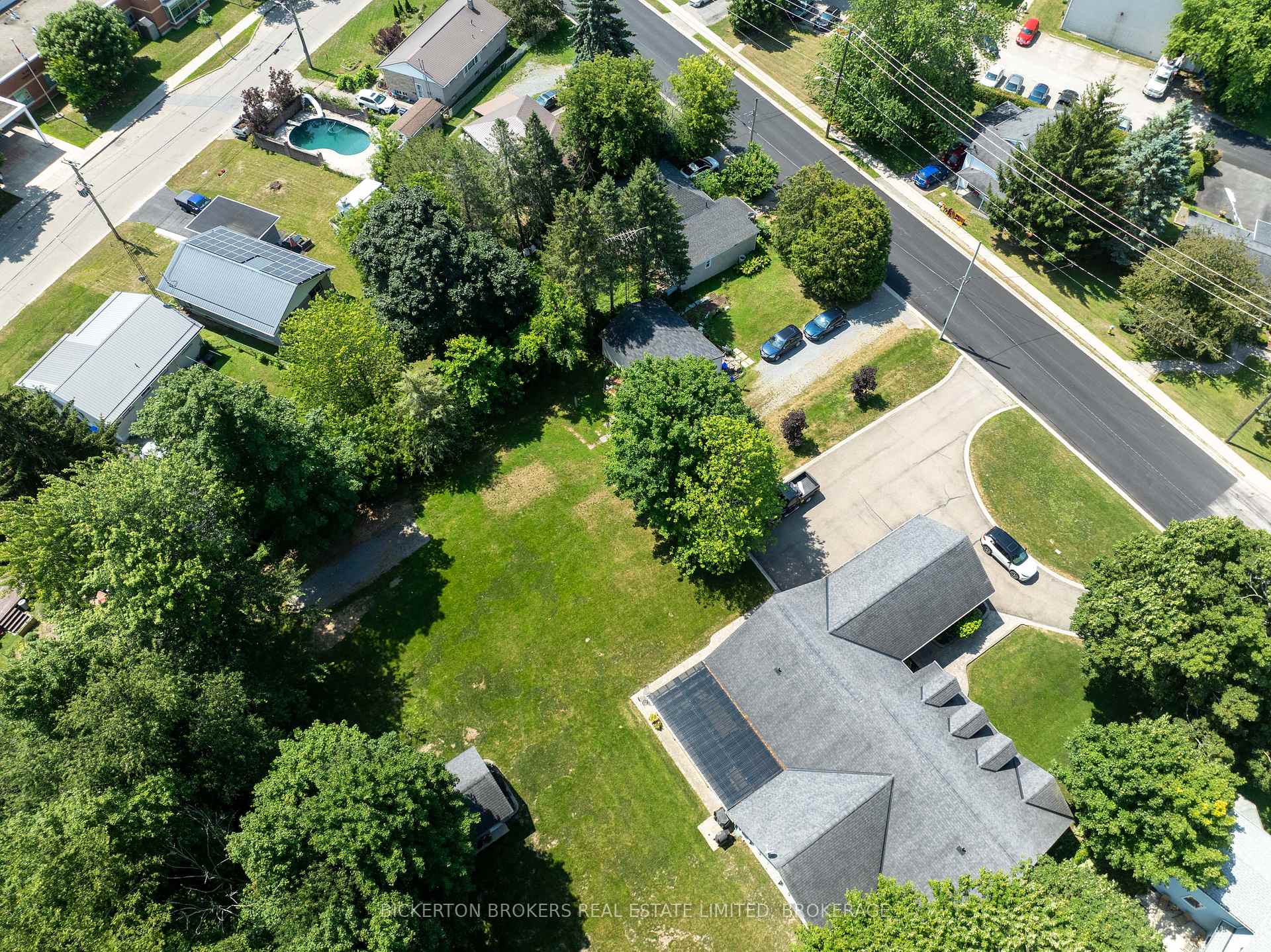 Photo 6 of 449 Charles Street N, Gananoque, Gananoque — HOMEH