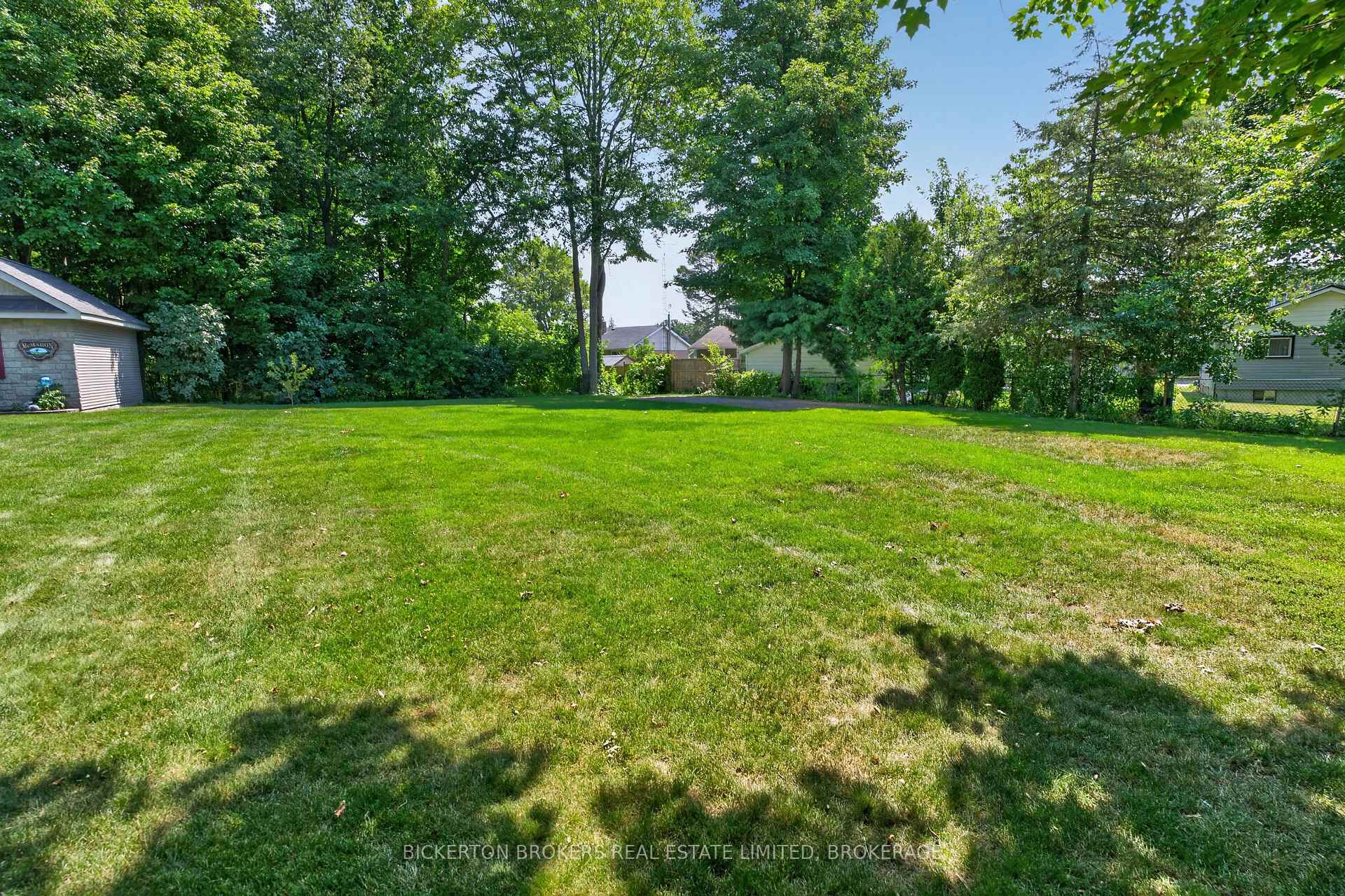 Photo 10 of 449 Charles Street N, Gananoque, Gananoque — HOMEH