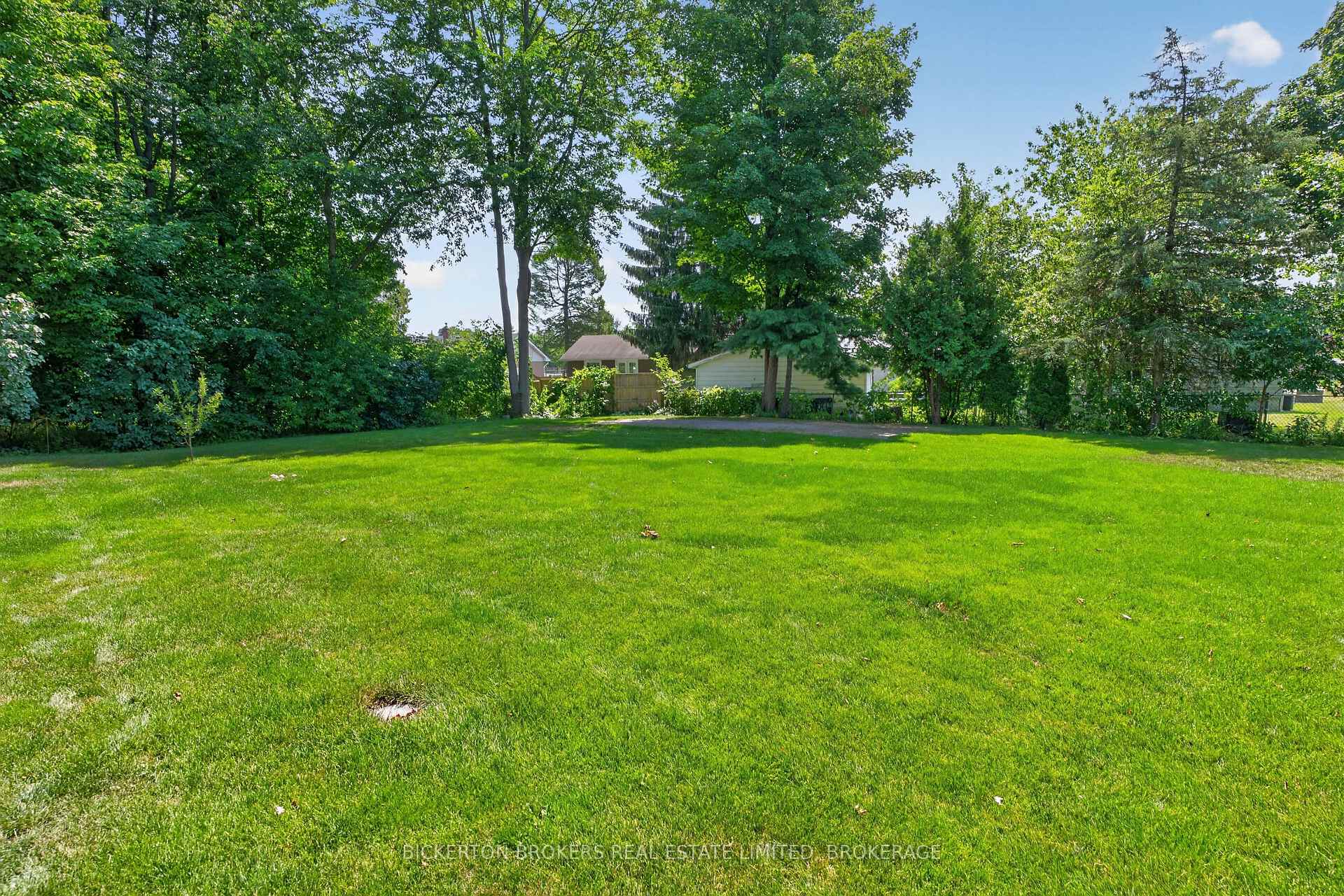 Photo 11 of 449 Charles Street N, Gananoque, Gananoque — HOMEH
