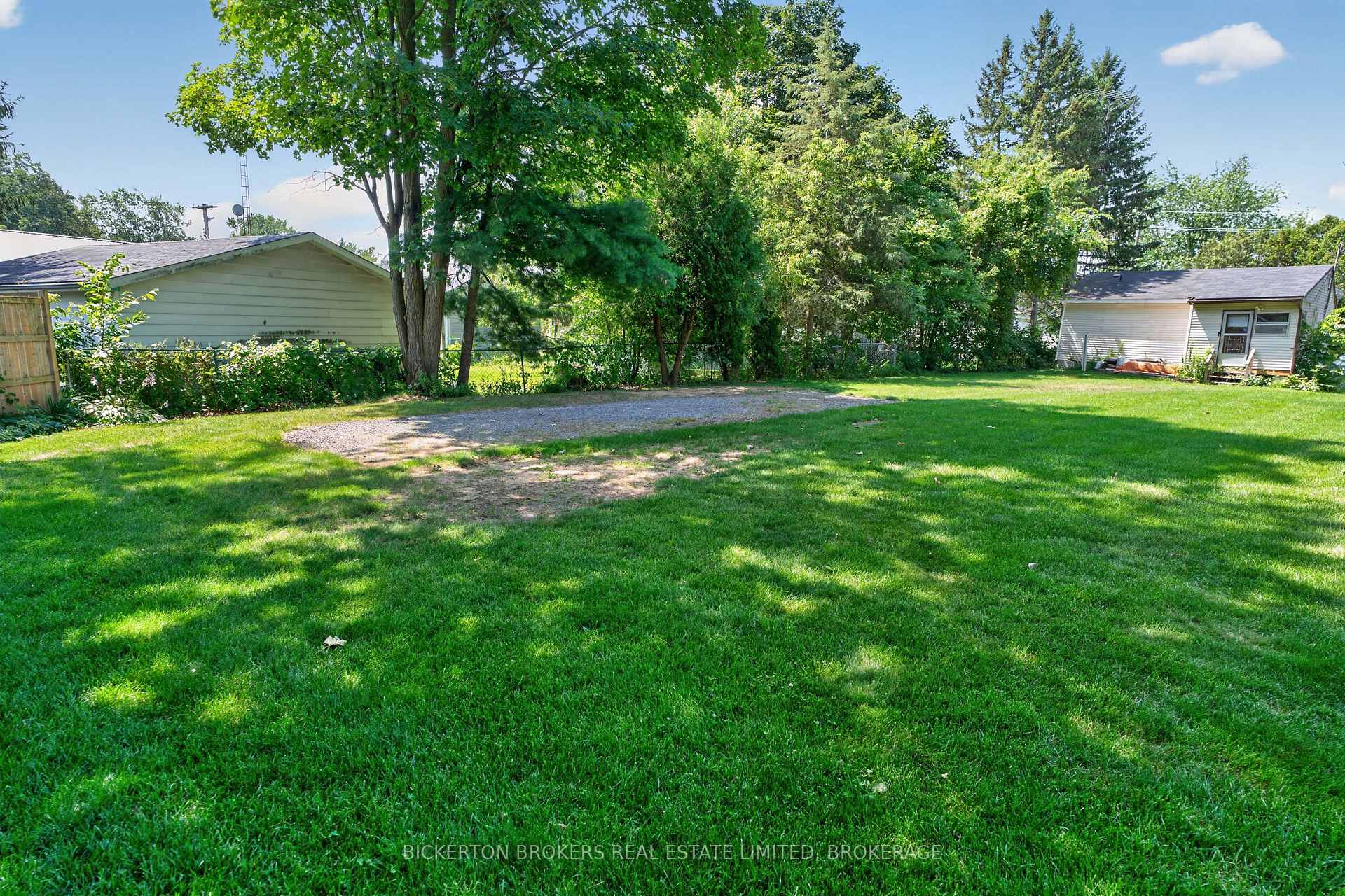 Photo 13 of 449 Charles Street N, Gananoque, Gananoque — HOMEH