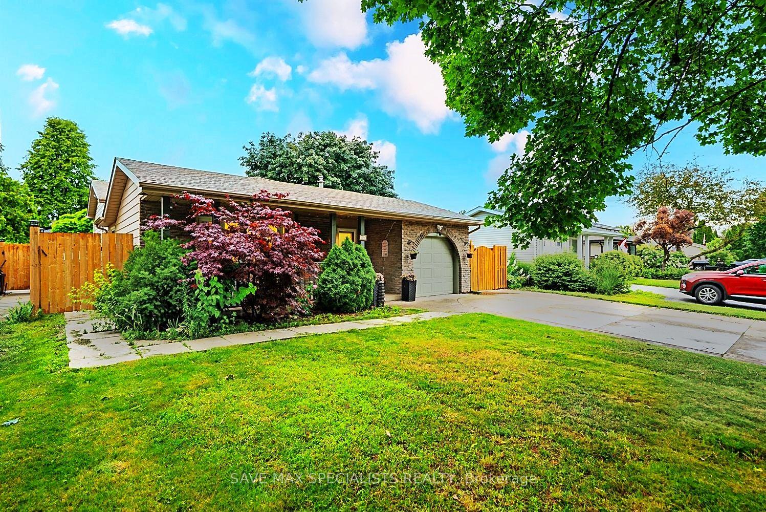 Photo of 26 Fairington Crescent