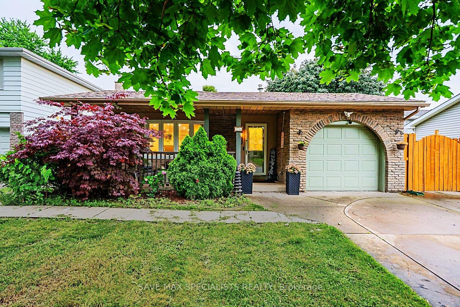 Photo 3 of 26 Fairington Crescent, St. Catharines, Lakeshore — HOMEH