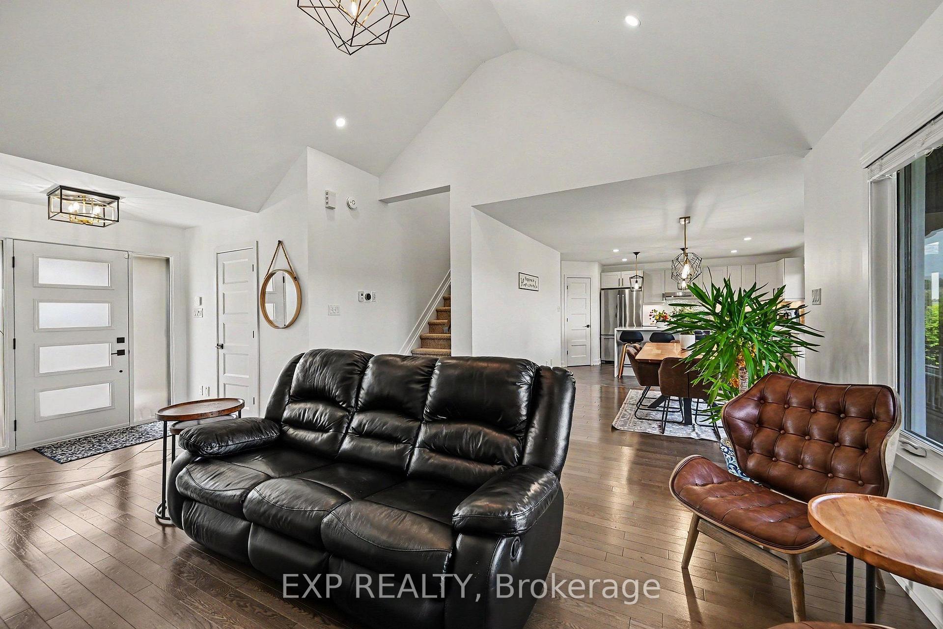 Photo 6 of 306 Moisson Street, Russell, Embrun — HOMEH