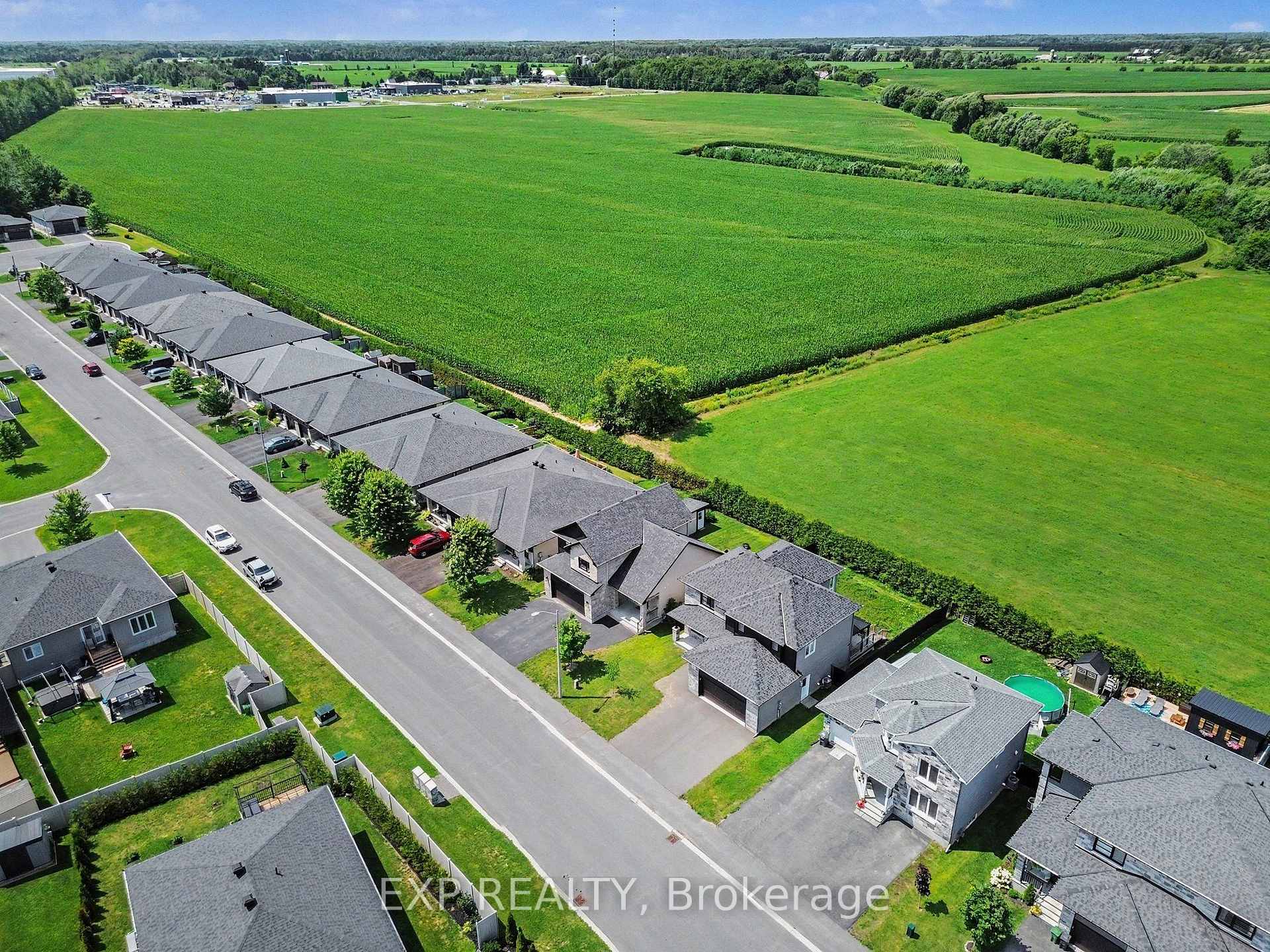 Photo 35 of 306 Moisson Street, Russell, Embrun — HOMEH