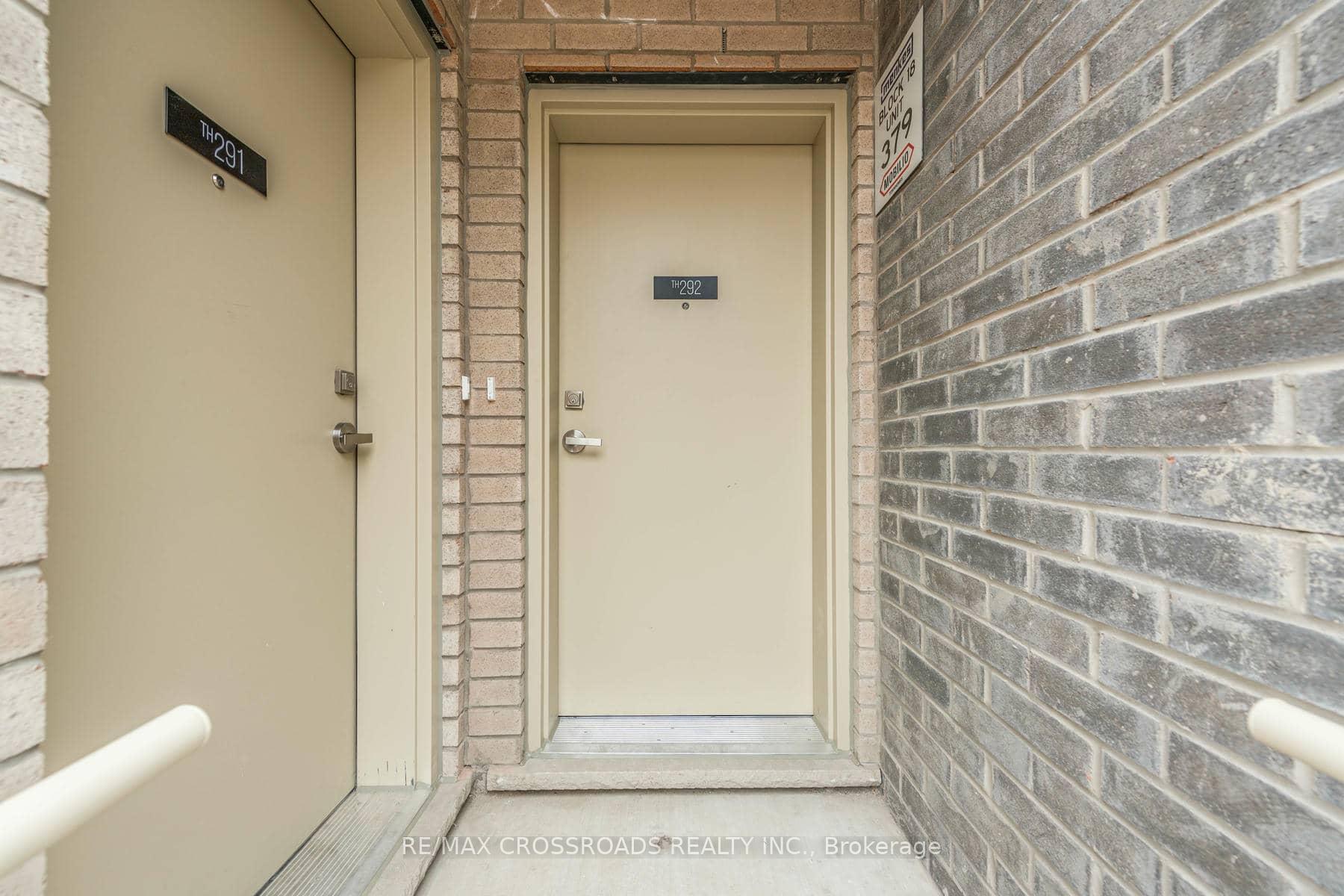 Photo 2 of Unit 292, 140 Honeycrisp Crescent, Vaughan, Vaughan Corporate Centre — HOMEH