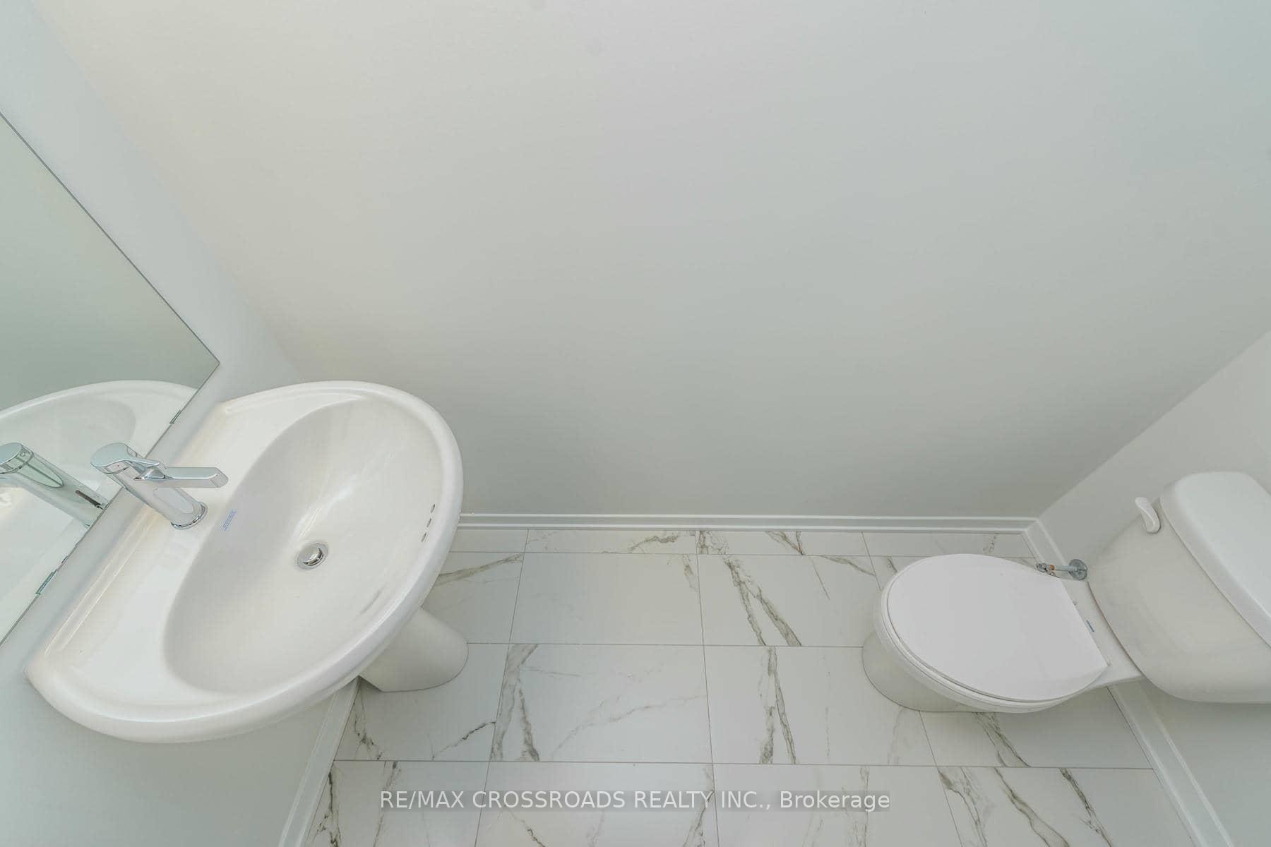 Photo 13 of Unit 292, 140 Honeycrisp Crescent, Vaughan, Vaughan Corporate Centre — HOMEH