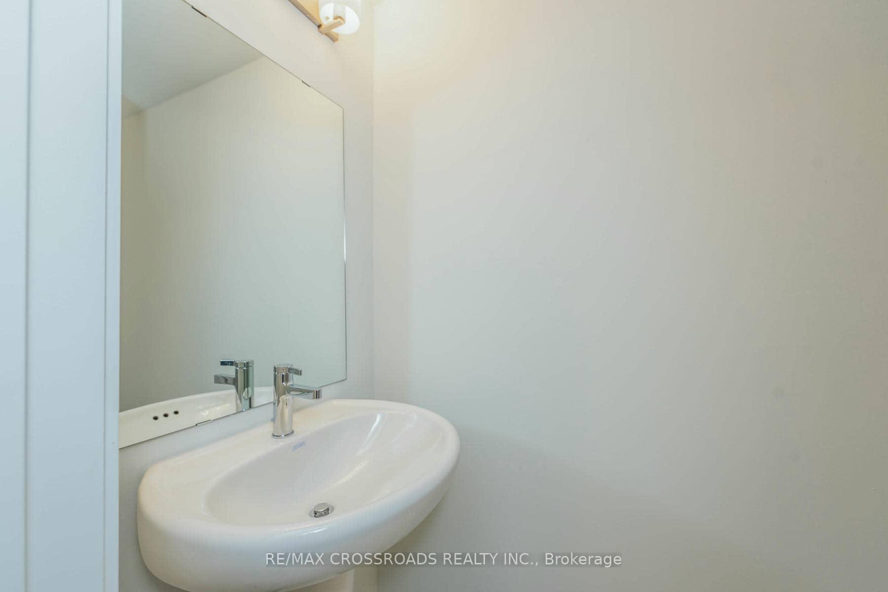 Photo 14 of Unit 292, 140 Honeycrisp Crescent, Vaughan, Vaughan Corporate Centre — HOMEH