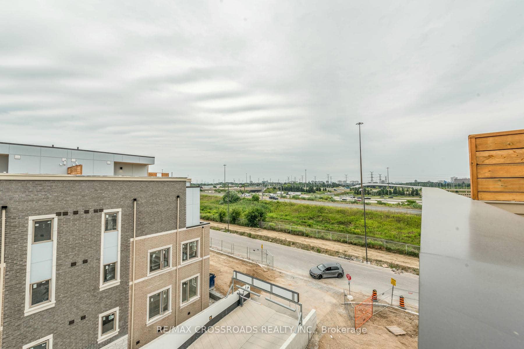 Photo 33 of Unit 292, 140 Honeycrisp Crescent, Vaughan, Vaughan Corporate Centre — HOMEH