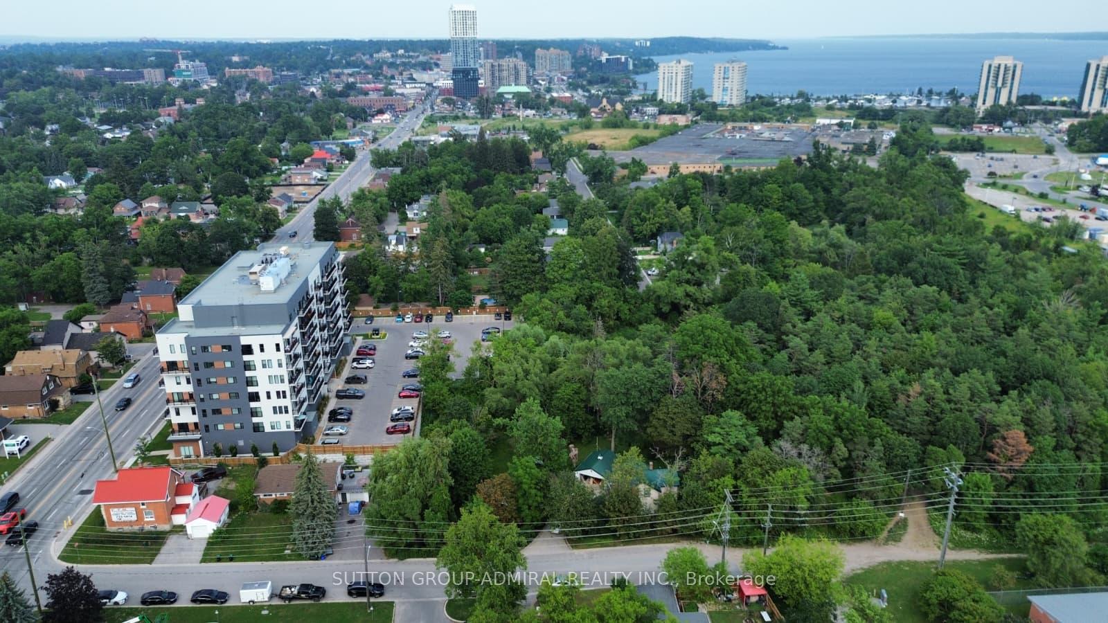 Photo 12 of Unit A, 3 Boys Street, Barrie, Queen's Park — HOMEH