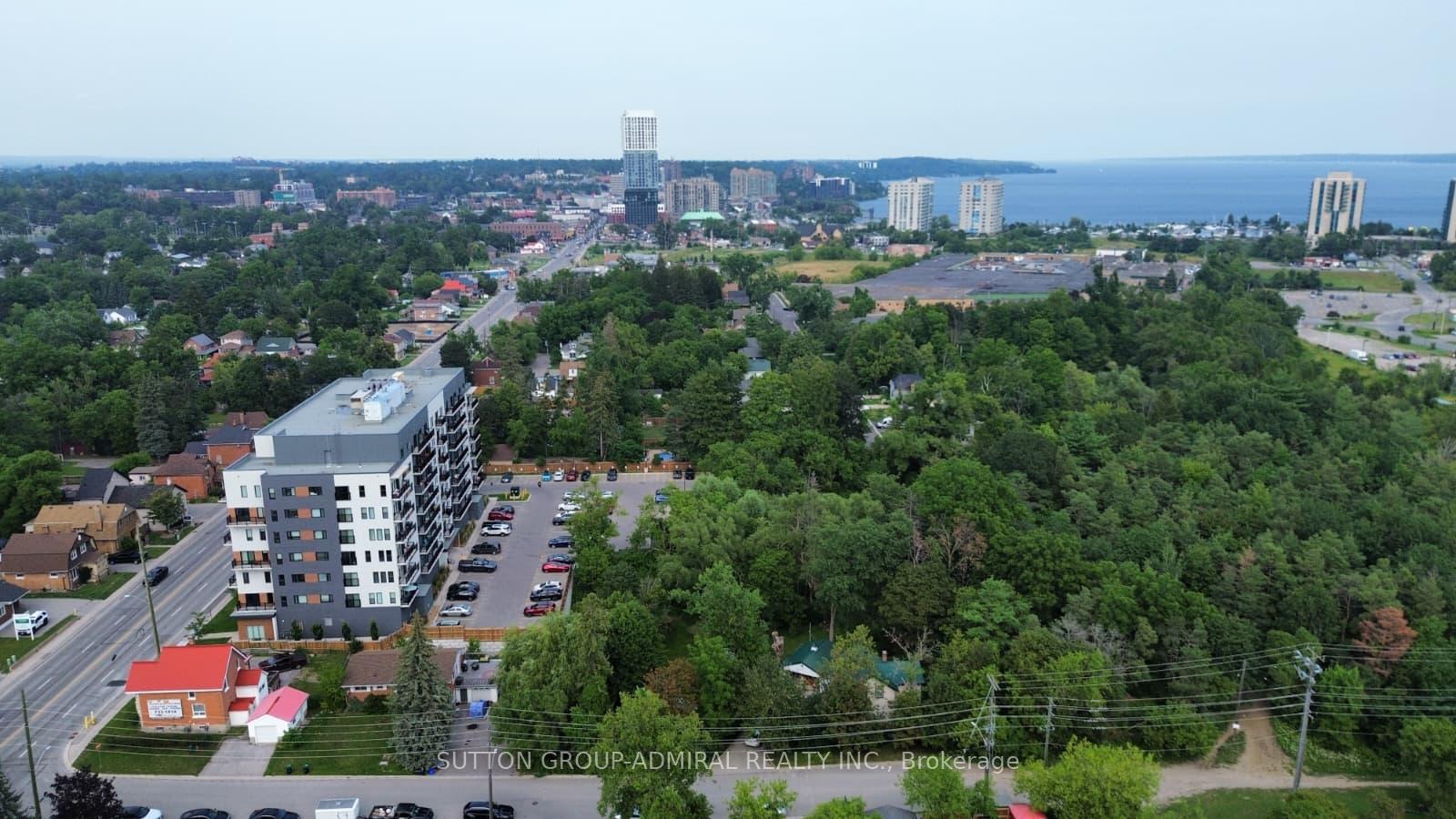 Photo 14 of Unit A, 3 Boys Street, Barrie, Queen's Park — HOMEH