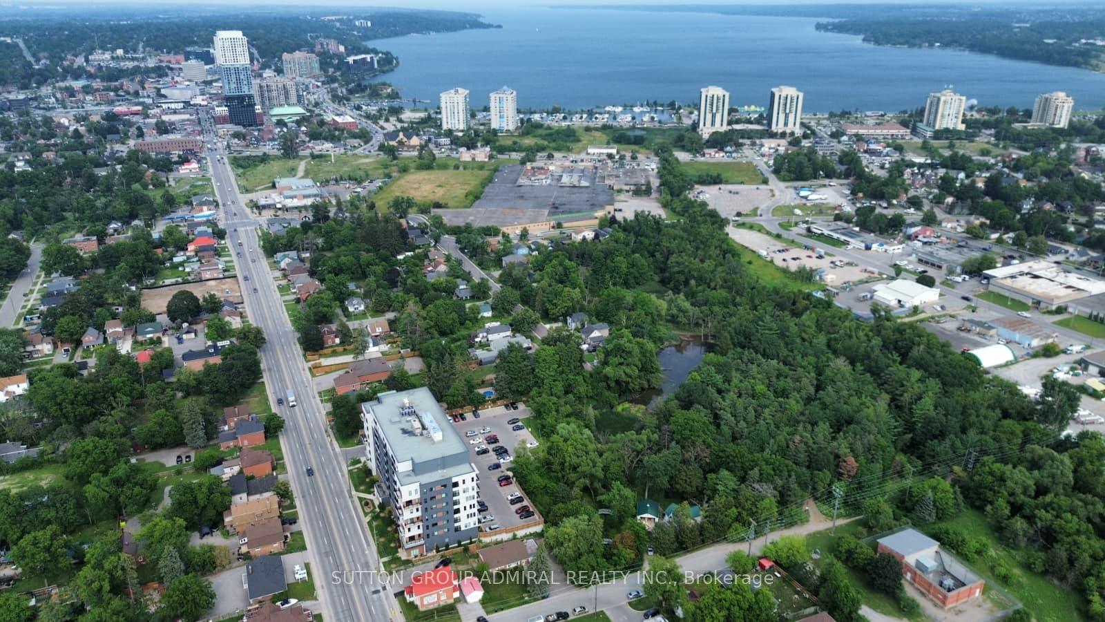 Photo 17 of Unit A, 3 Boys Street, Barrie, Queen's Park — HOMEH