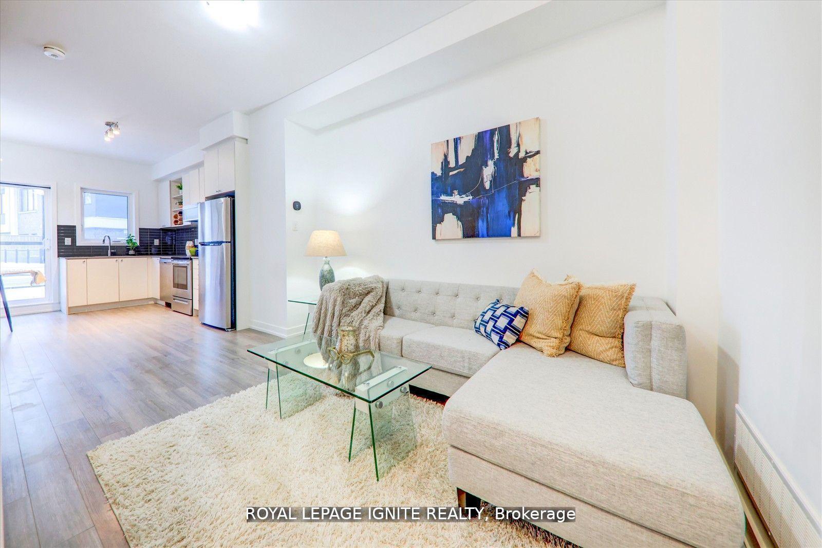 Photo 5 of 167 Downsview Park Boulevard, North York, Downsview-Roding-CFB — HOMEH