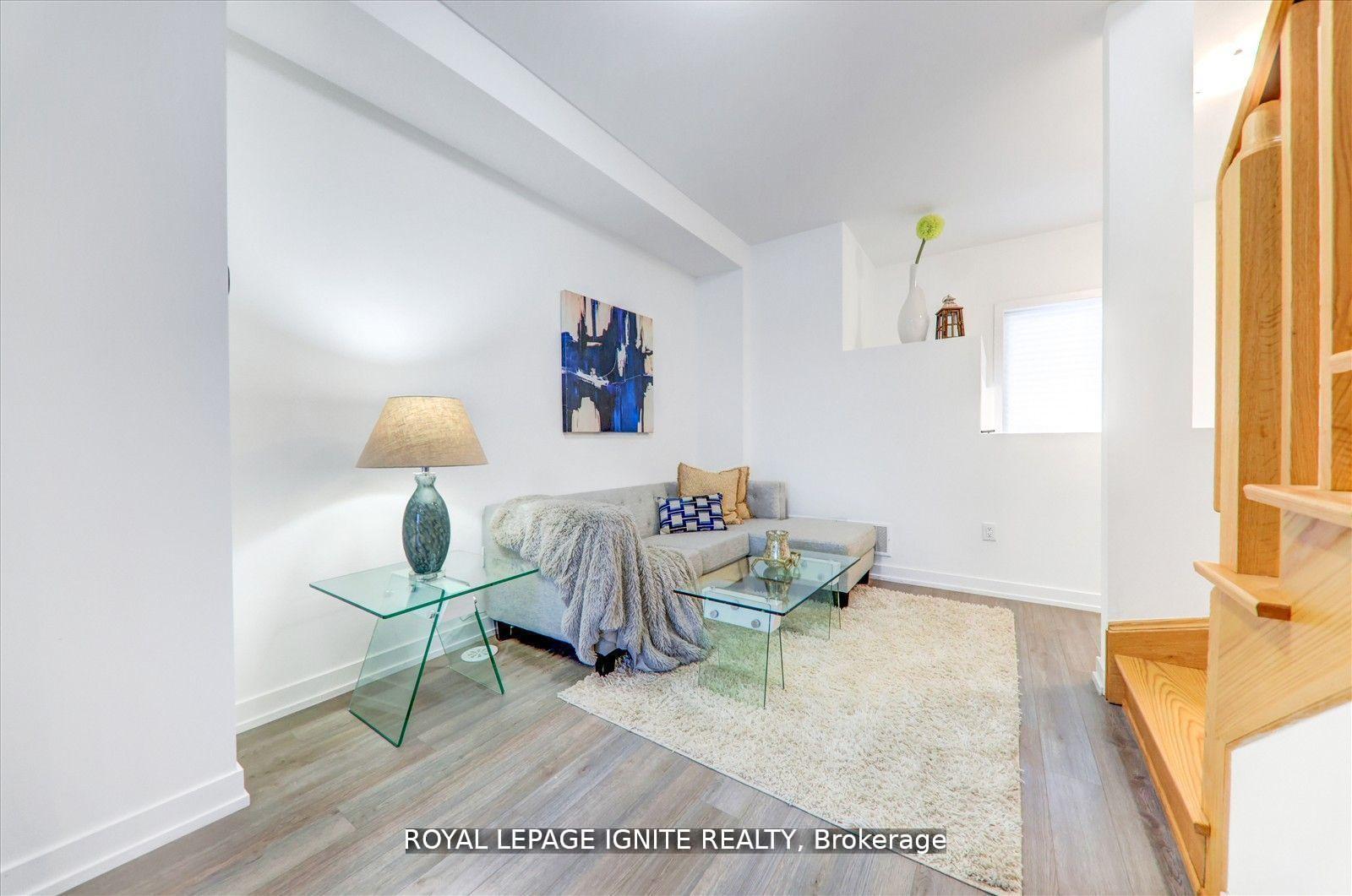 Photo 6 of 167 Downsview Park Boulevard, North York, Downsview-Roding-CFB — HOMEH