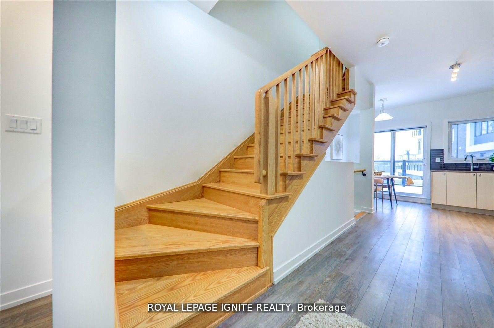Photo 13 of 167 Downsview Park Boulevard, North York, Downsview-Roding-CFB — HOMEH