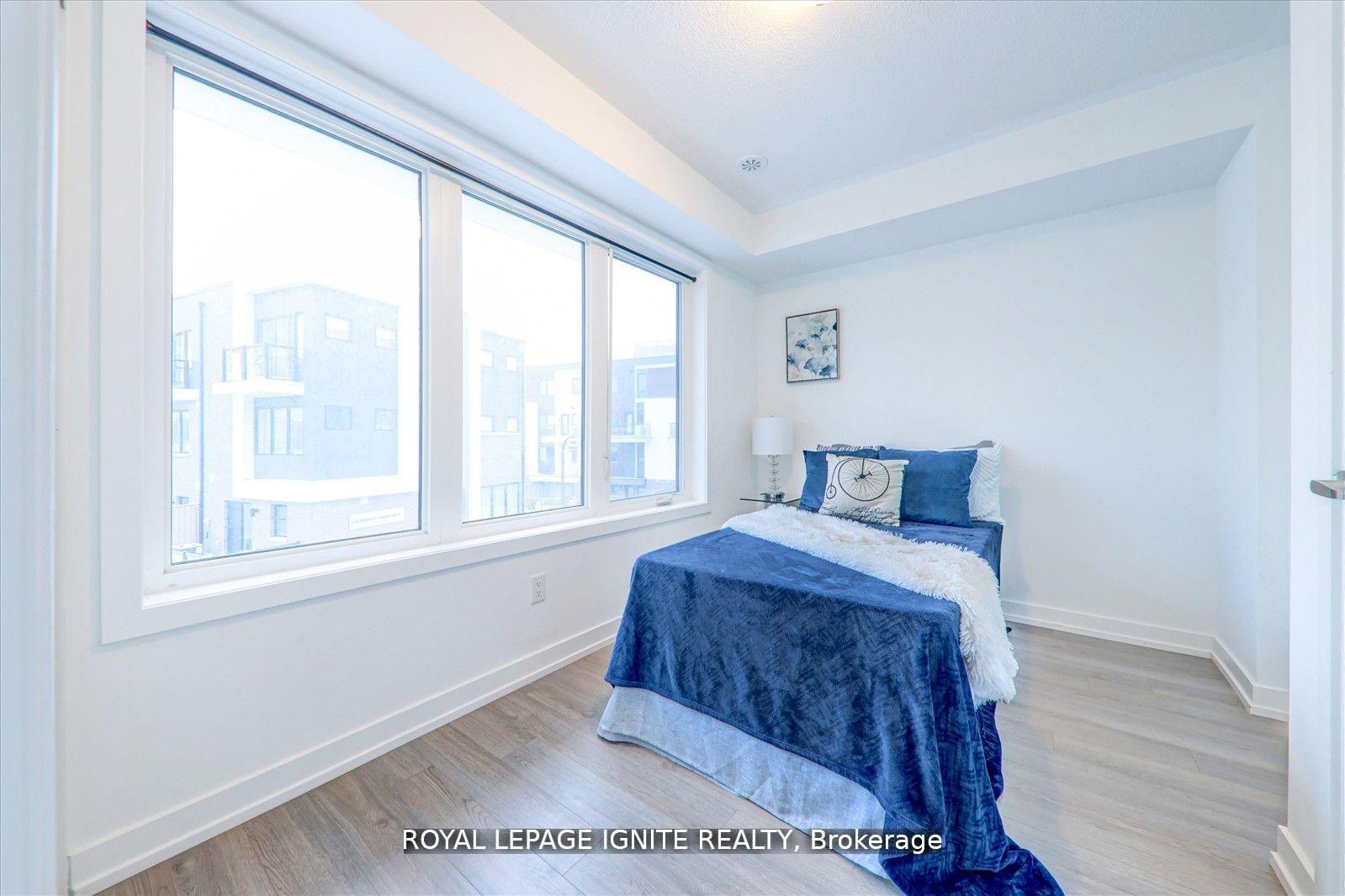 Photo 16 of 167 Downsview Park Boulevard, North York, Downsview-Roding-CFB — HOMEH