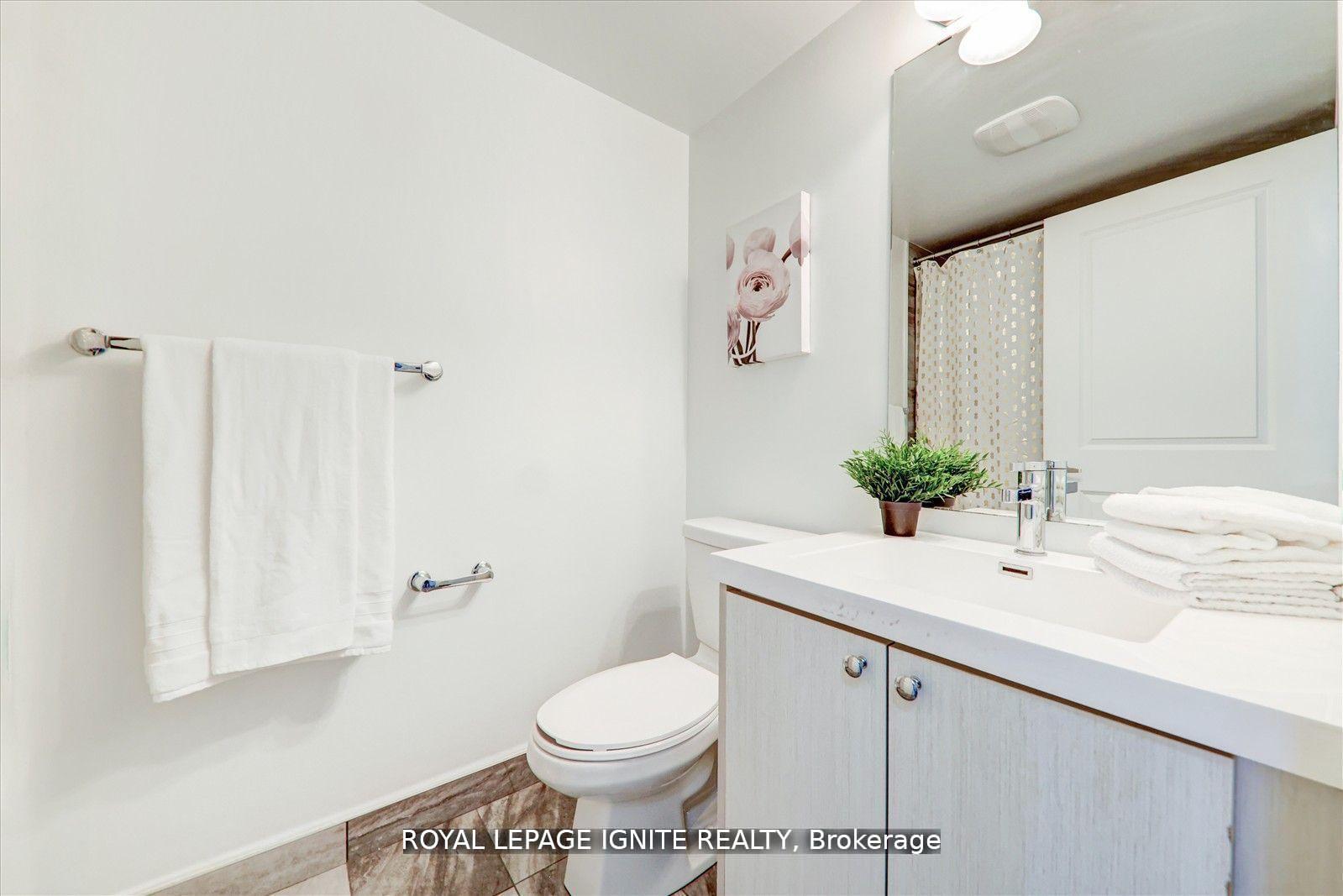 Photo 17 of 167 Downsview Park Boulevard, North York, Downsview-Roding-CFB — HOMEH